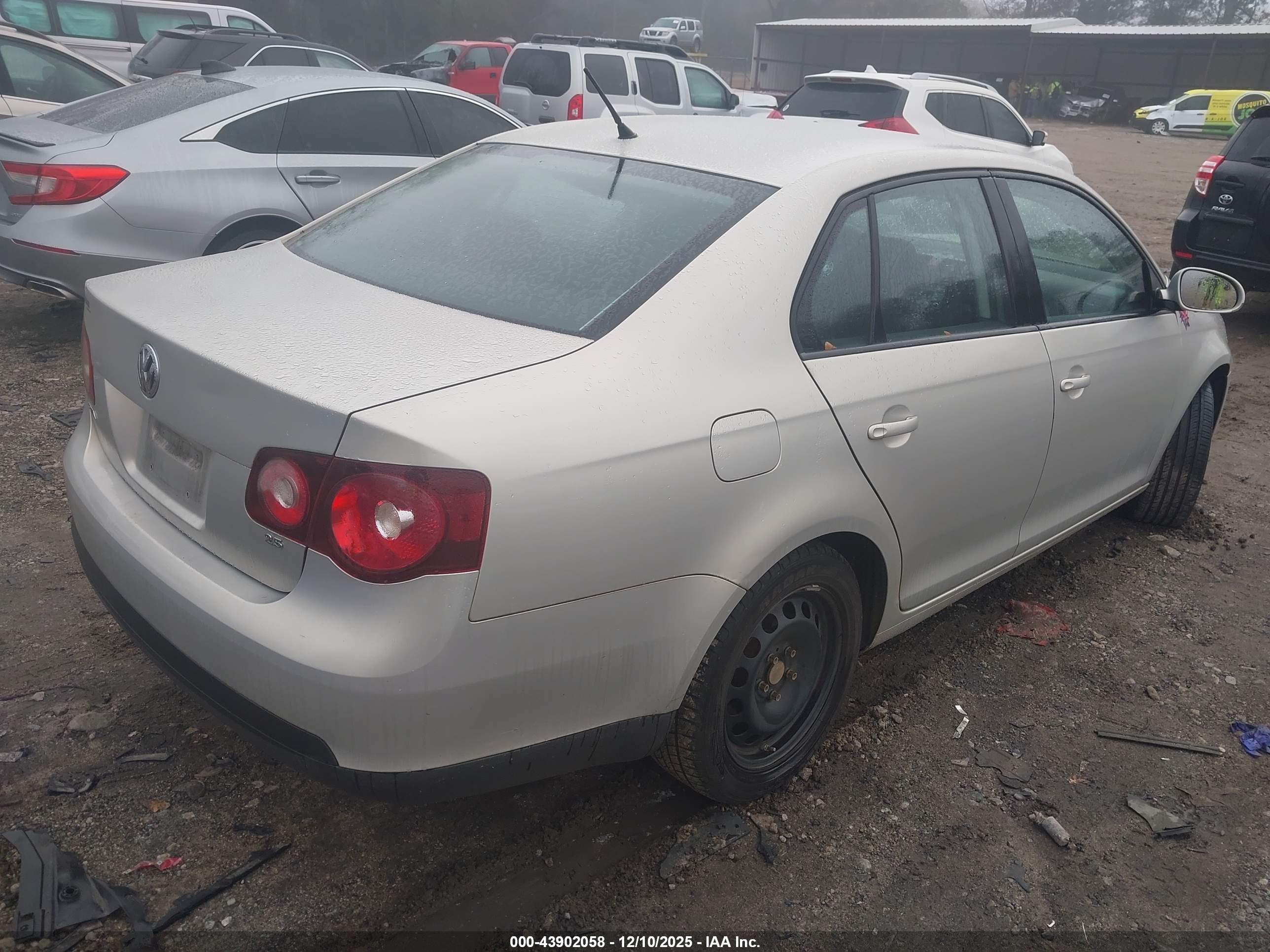VOLKSWAGEN JETTA image 4