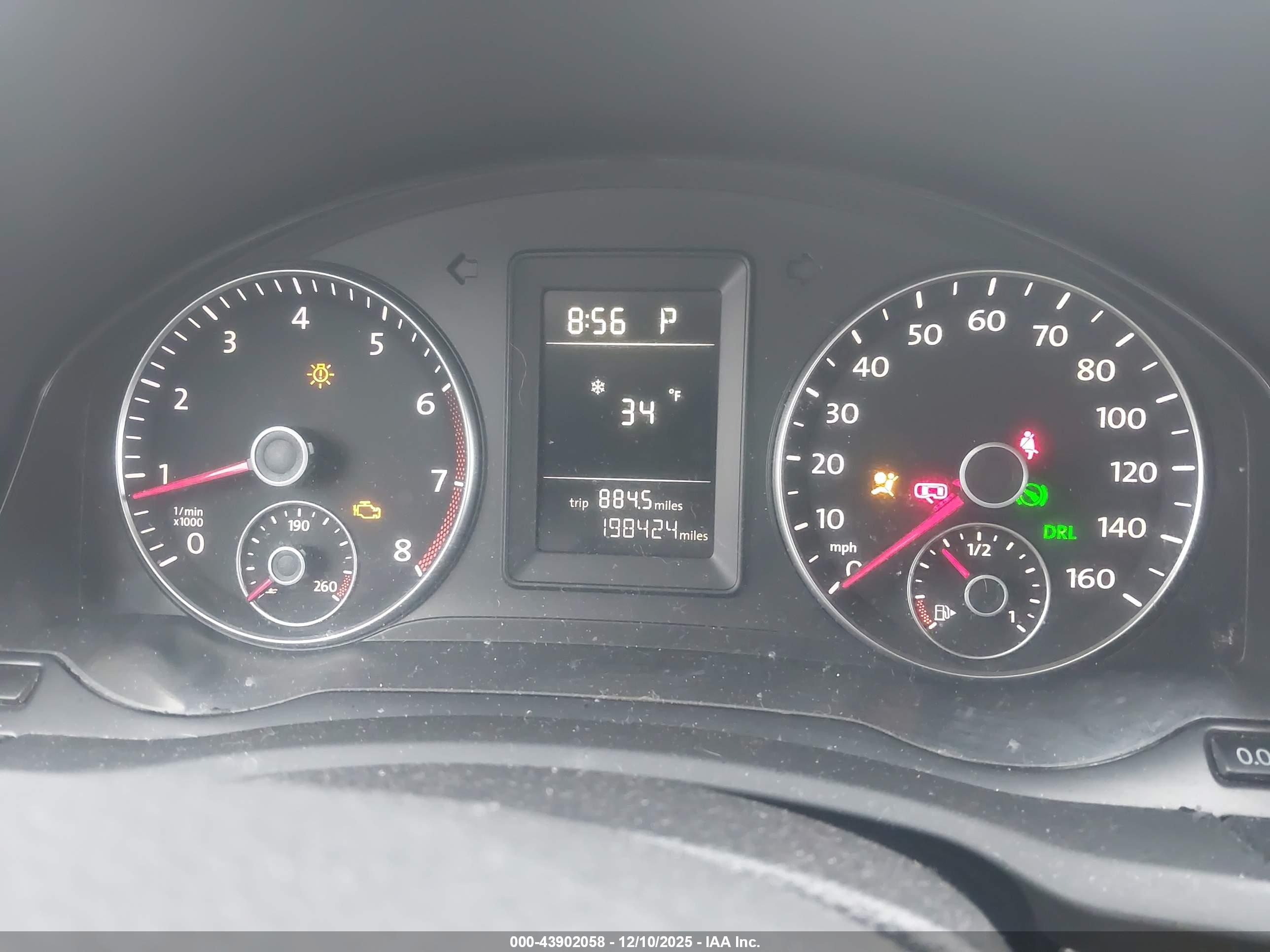 VOLKSWAGEN JETTA image 7
