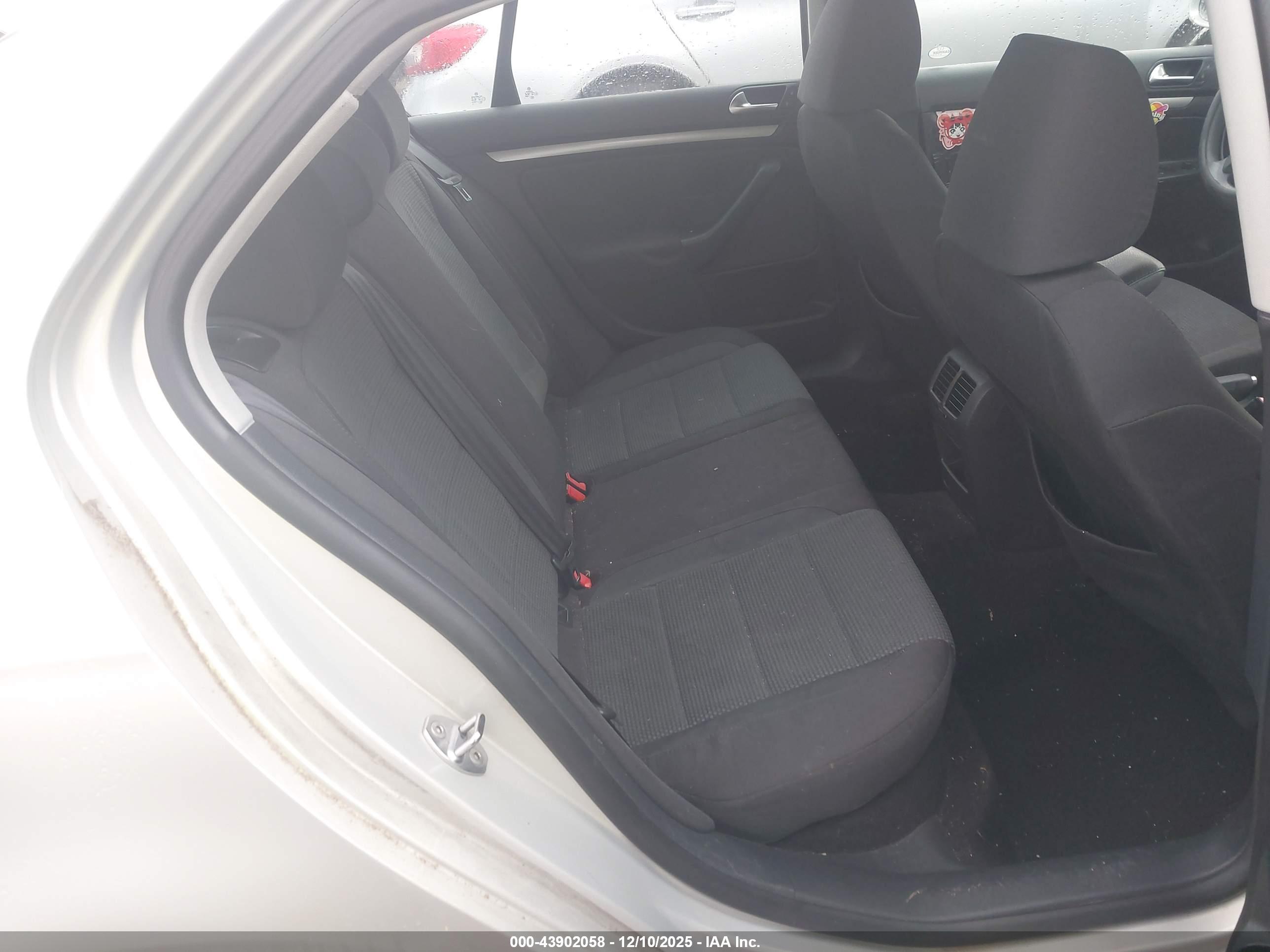 VOLKSWAGEN JETTA image 8