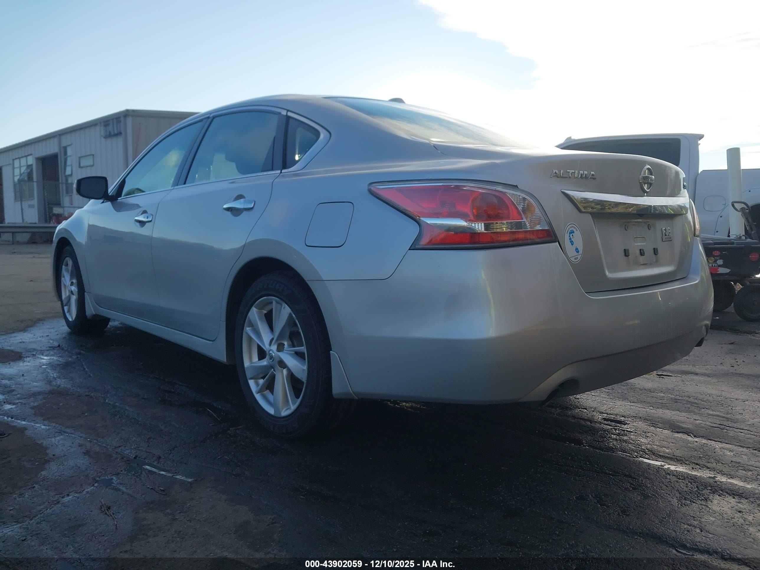 NISSAN ALTIMA image 3