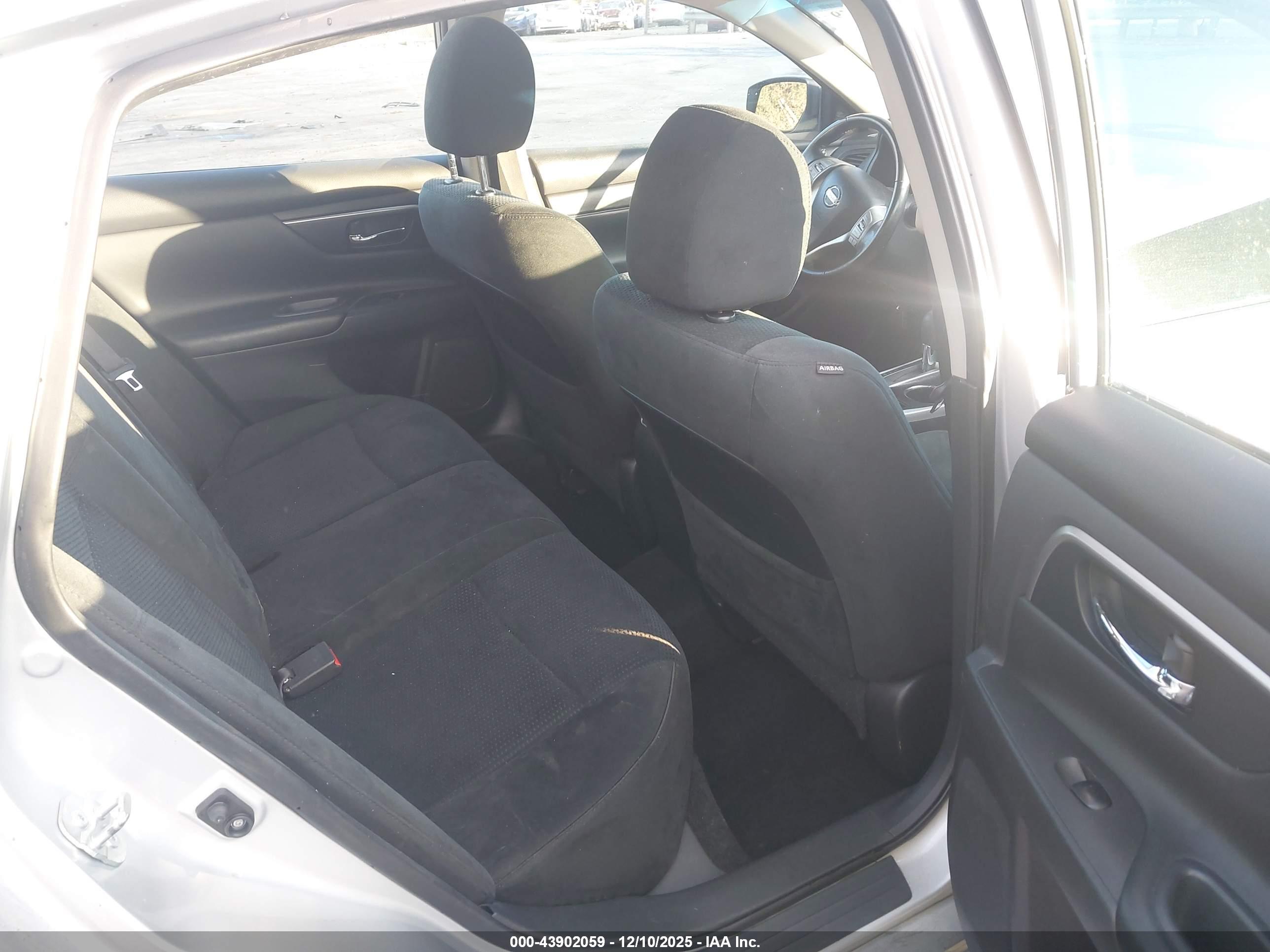 NISSAN ALTIMA image 8