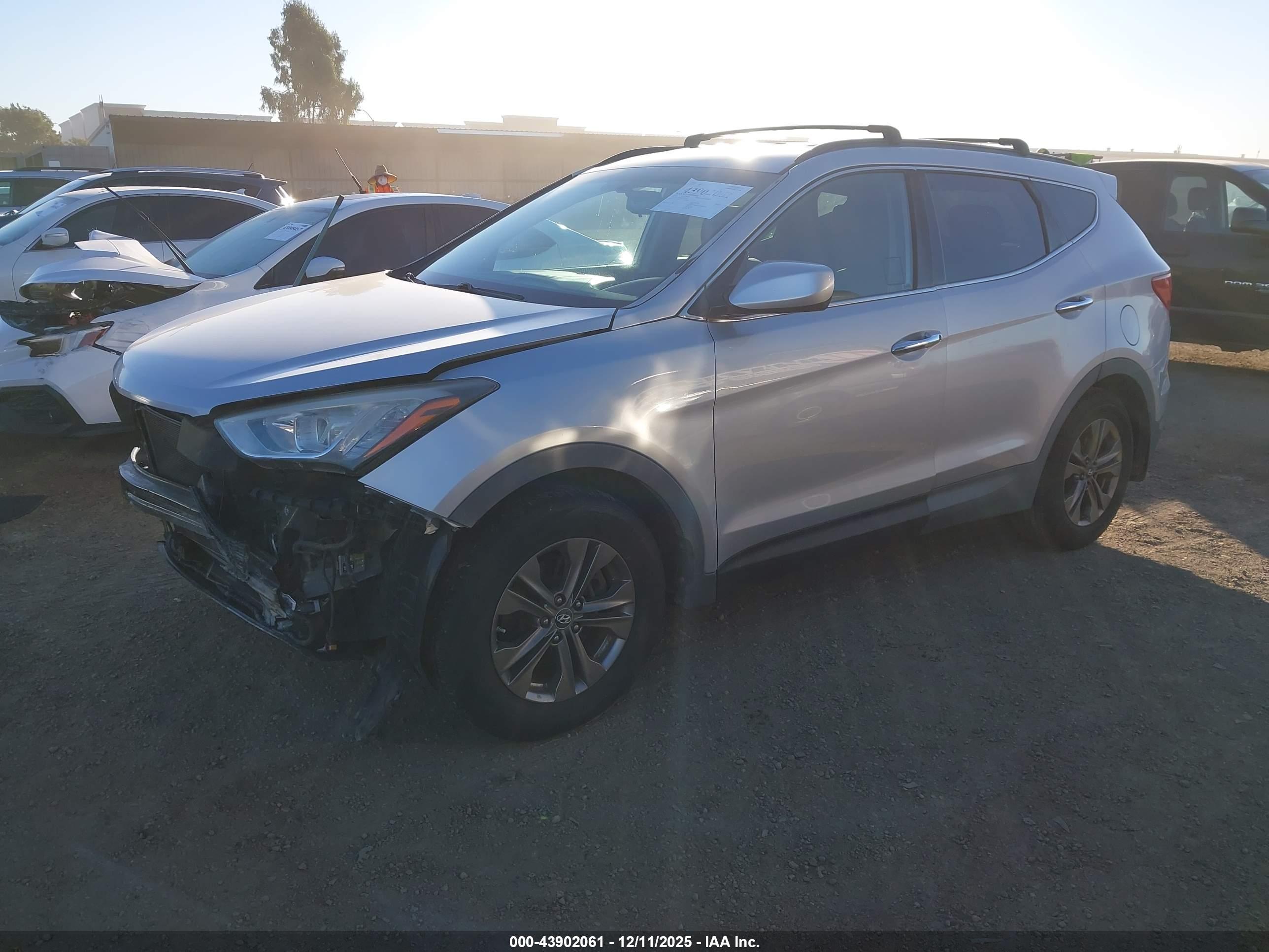 HYUNDAI SANTA image 2