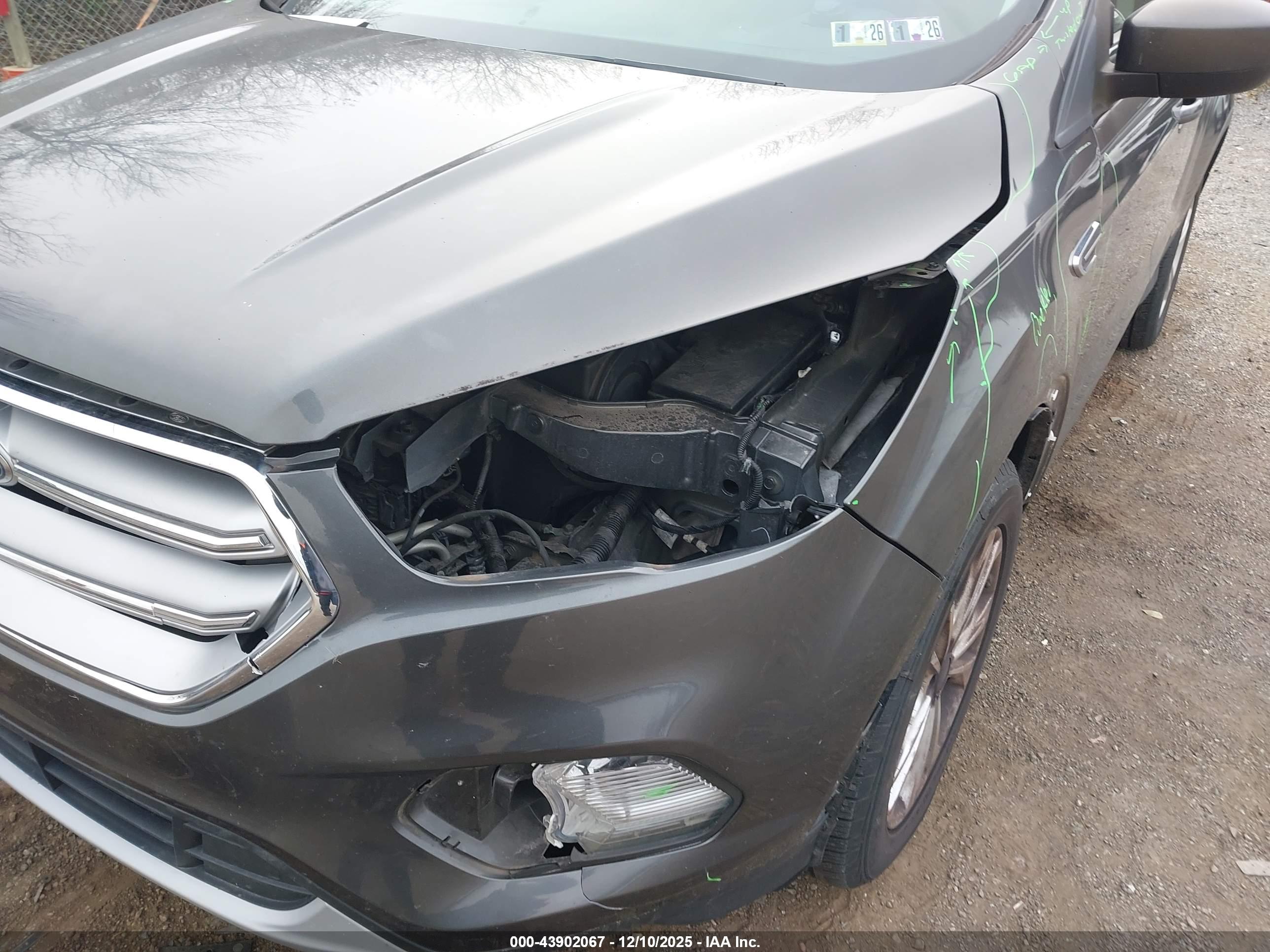 FORD ESCAPE image 6