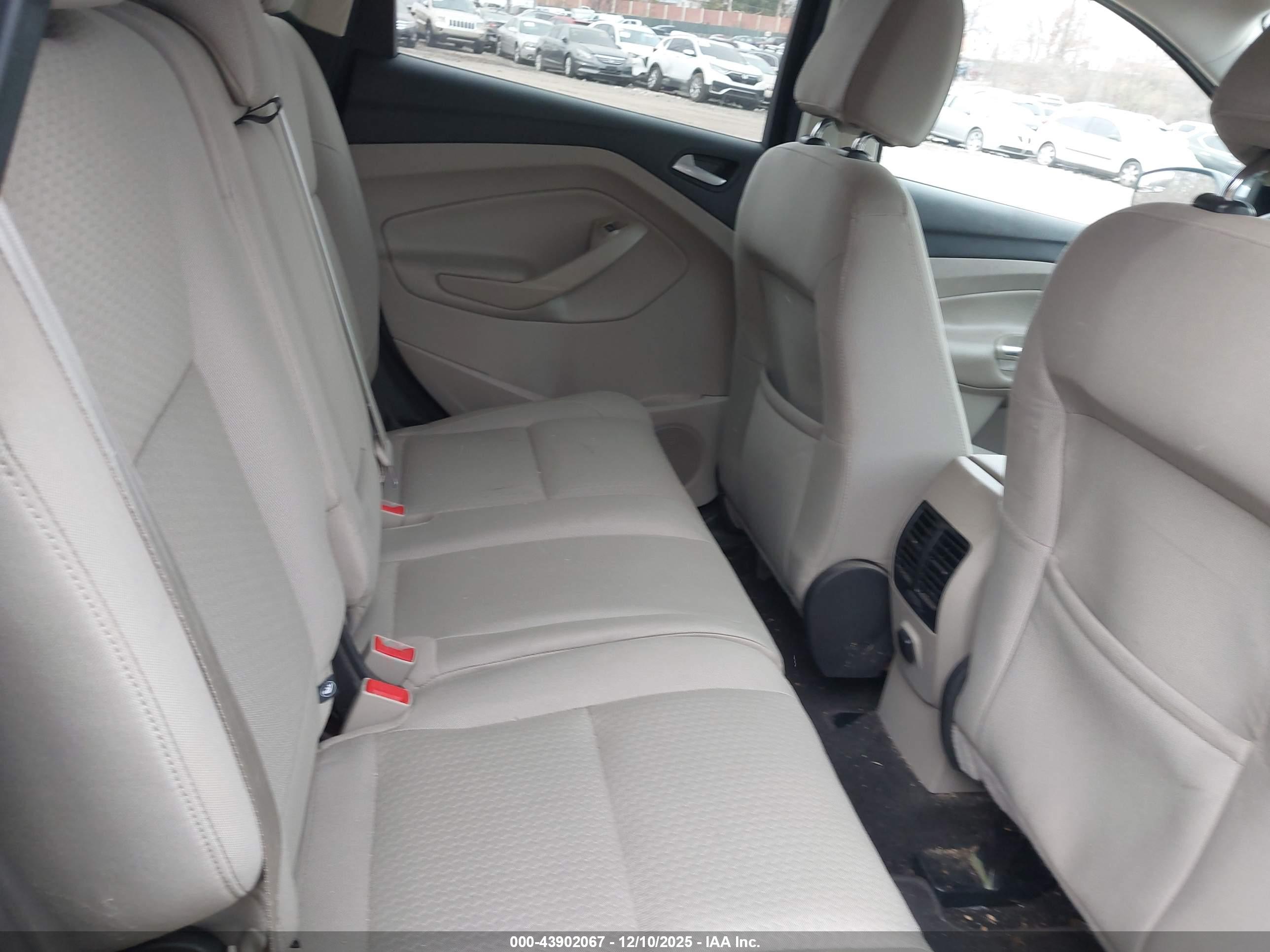 FORD ESCAPE image 8