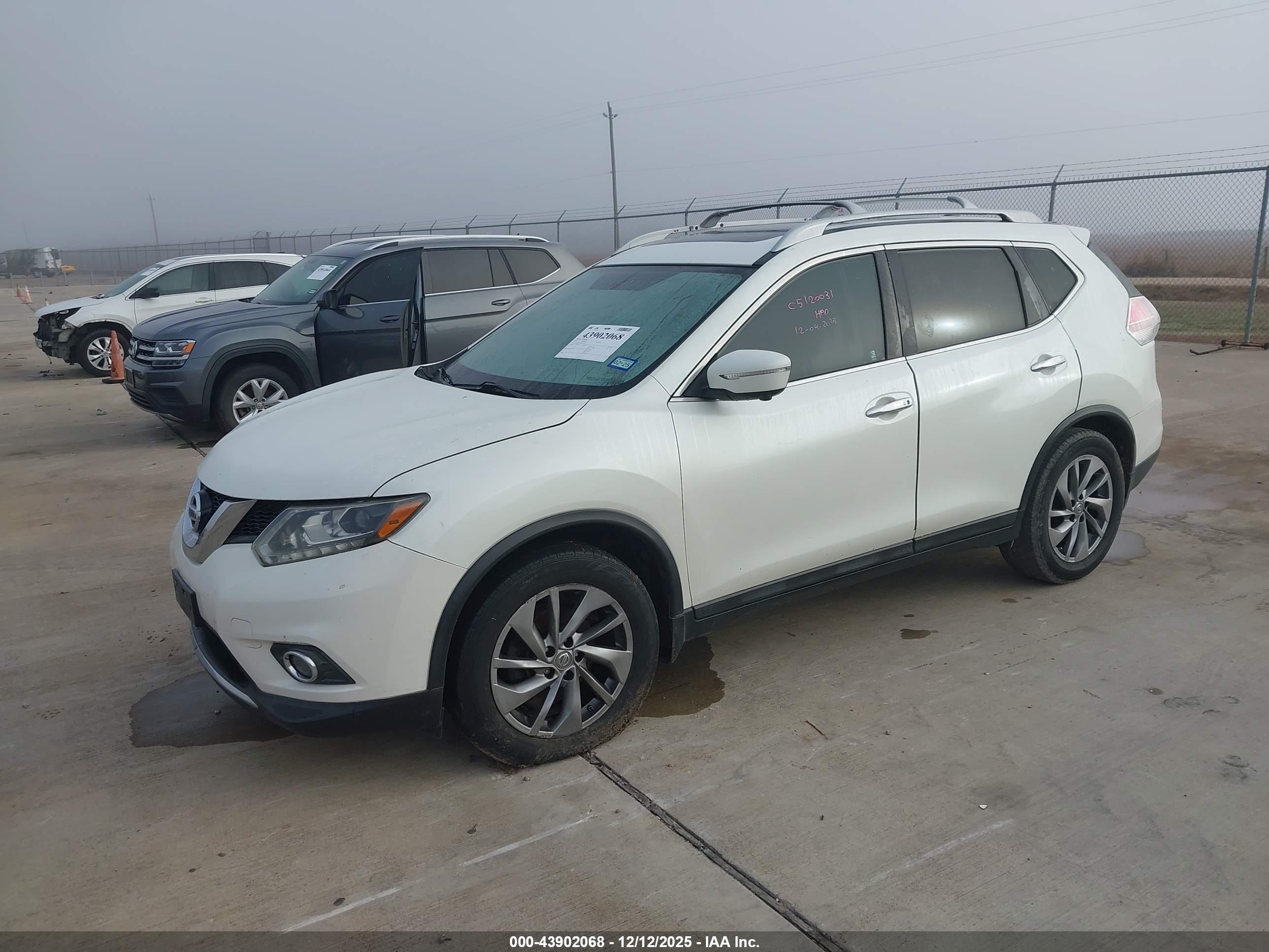 NISSAN ROGUE image 2