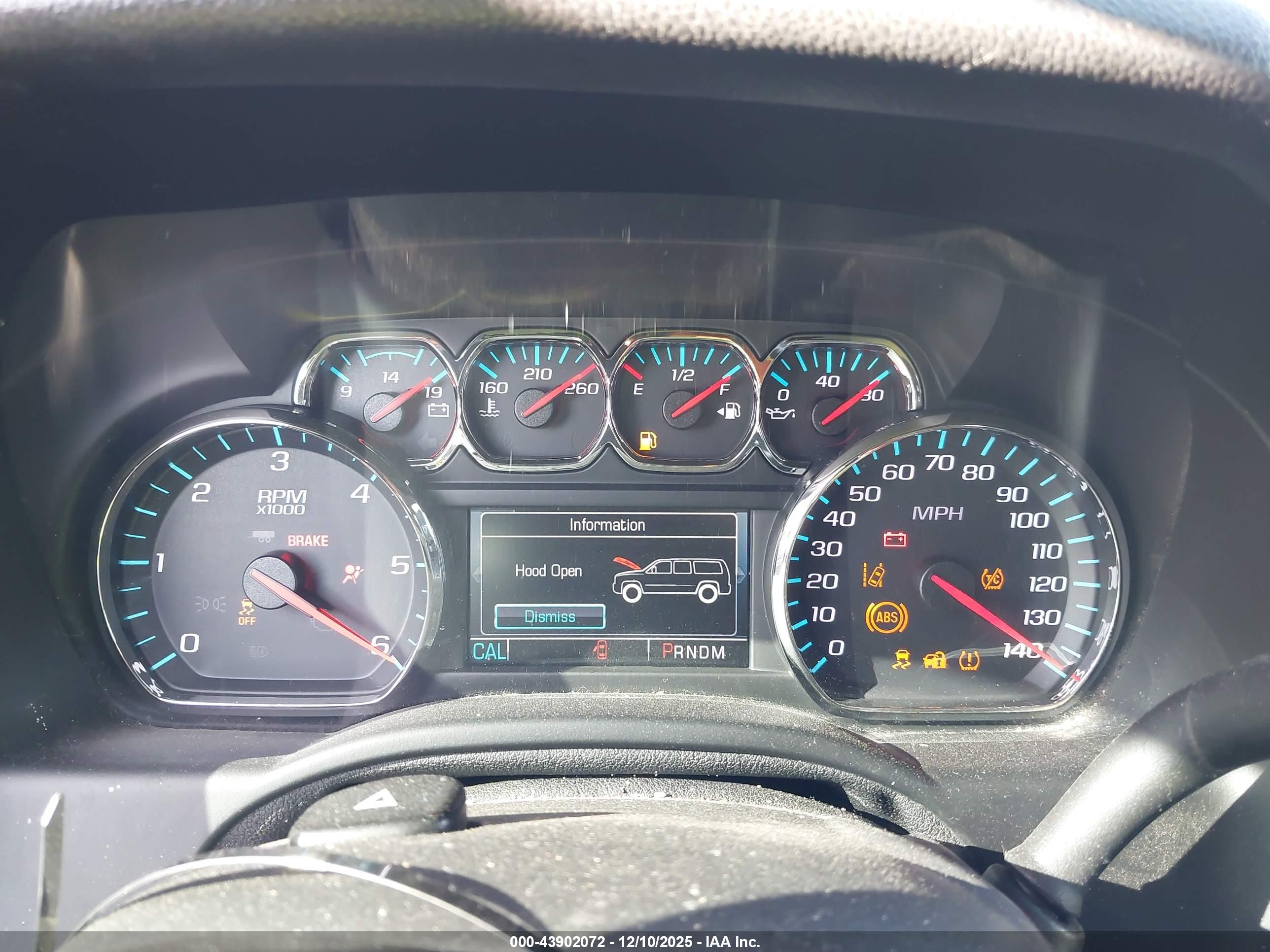 CHEVROLET TAHOE image 7