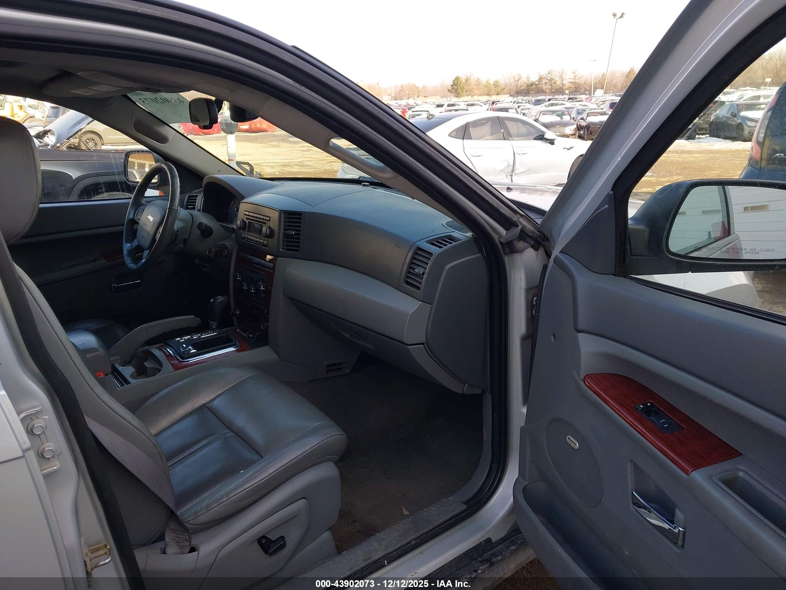 JEEP GRAND image 5
