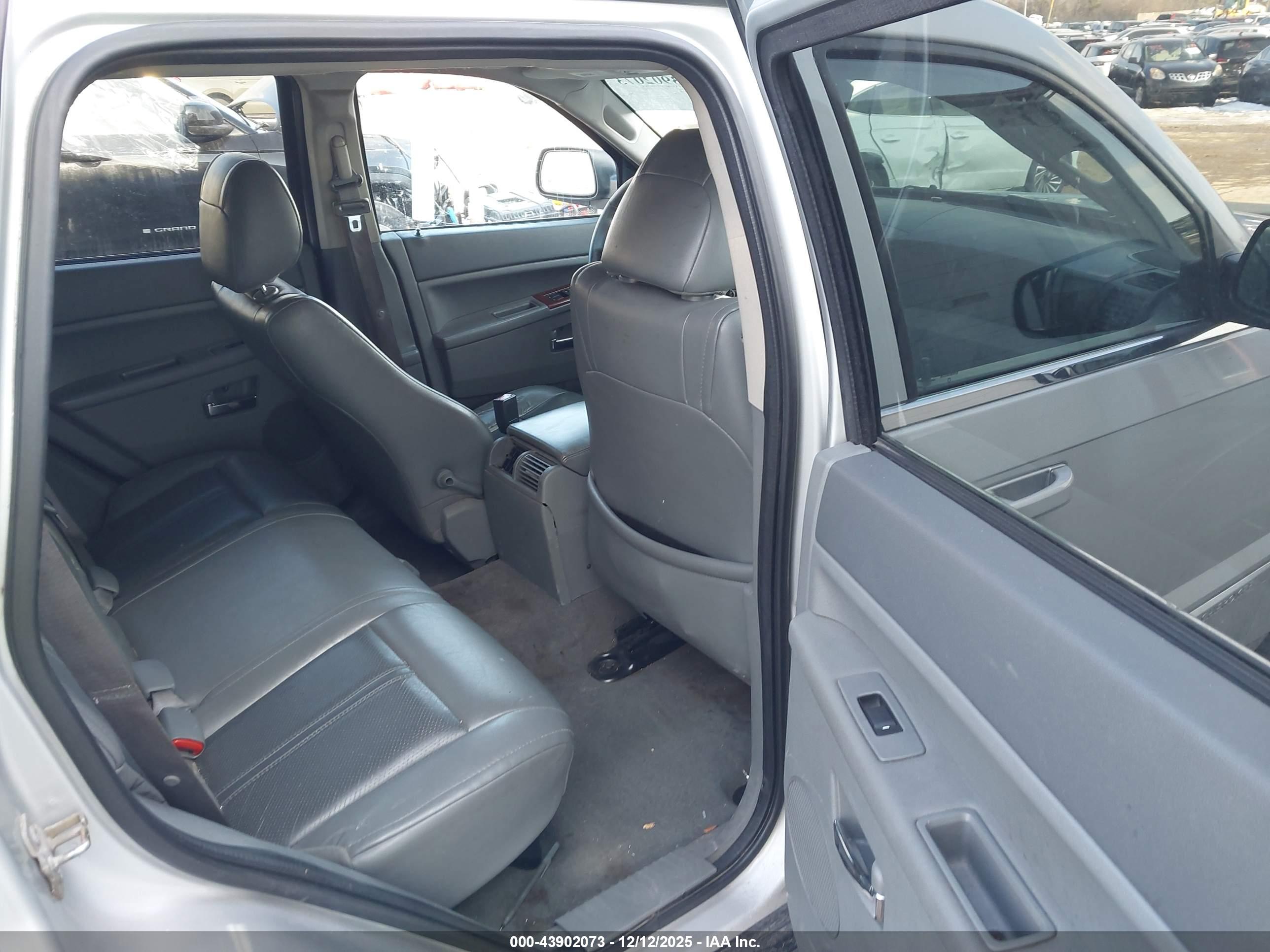 JEEP GRAND image 8