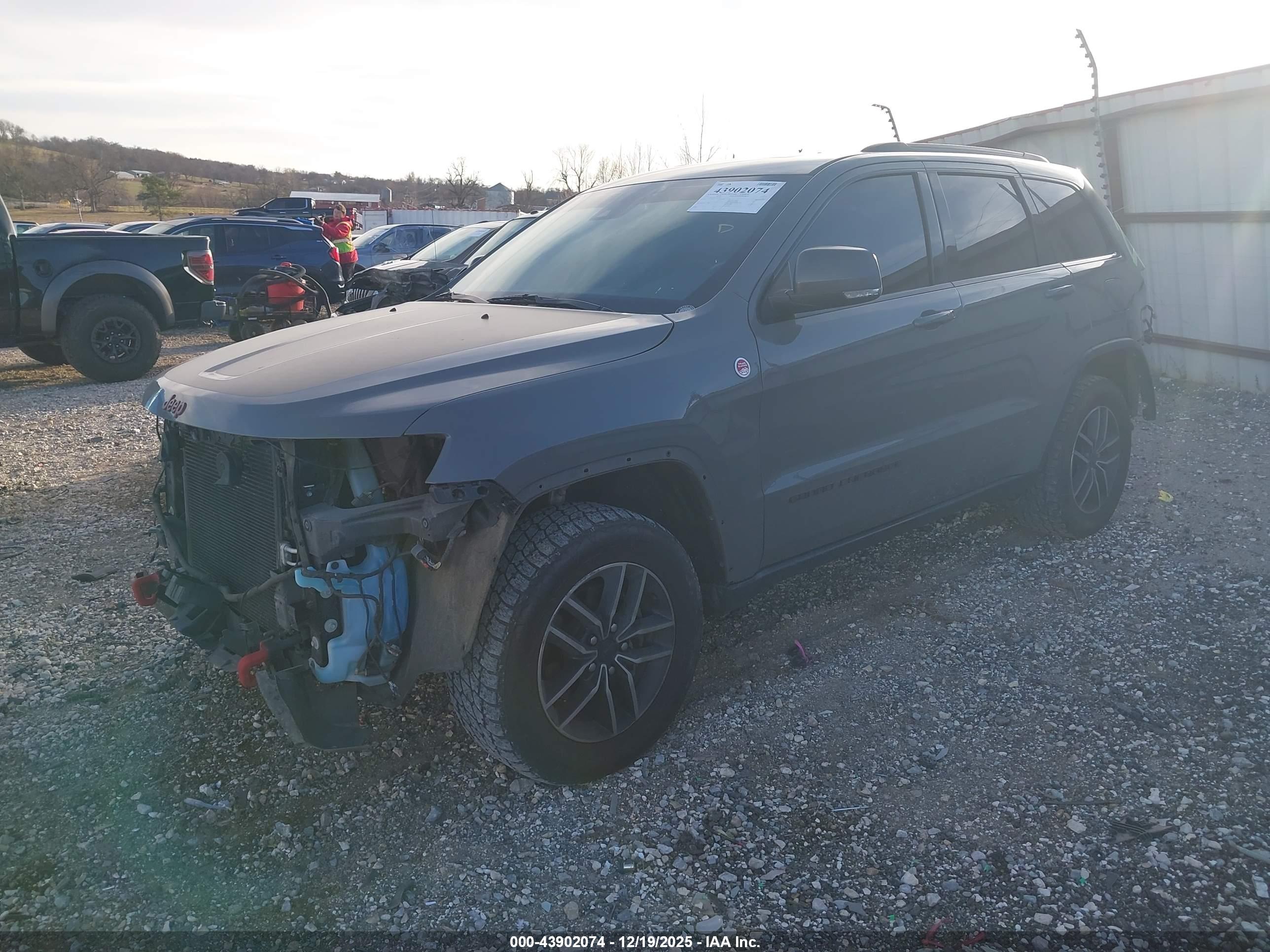 JEEP GRAND image 2