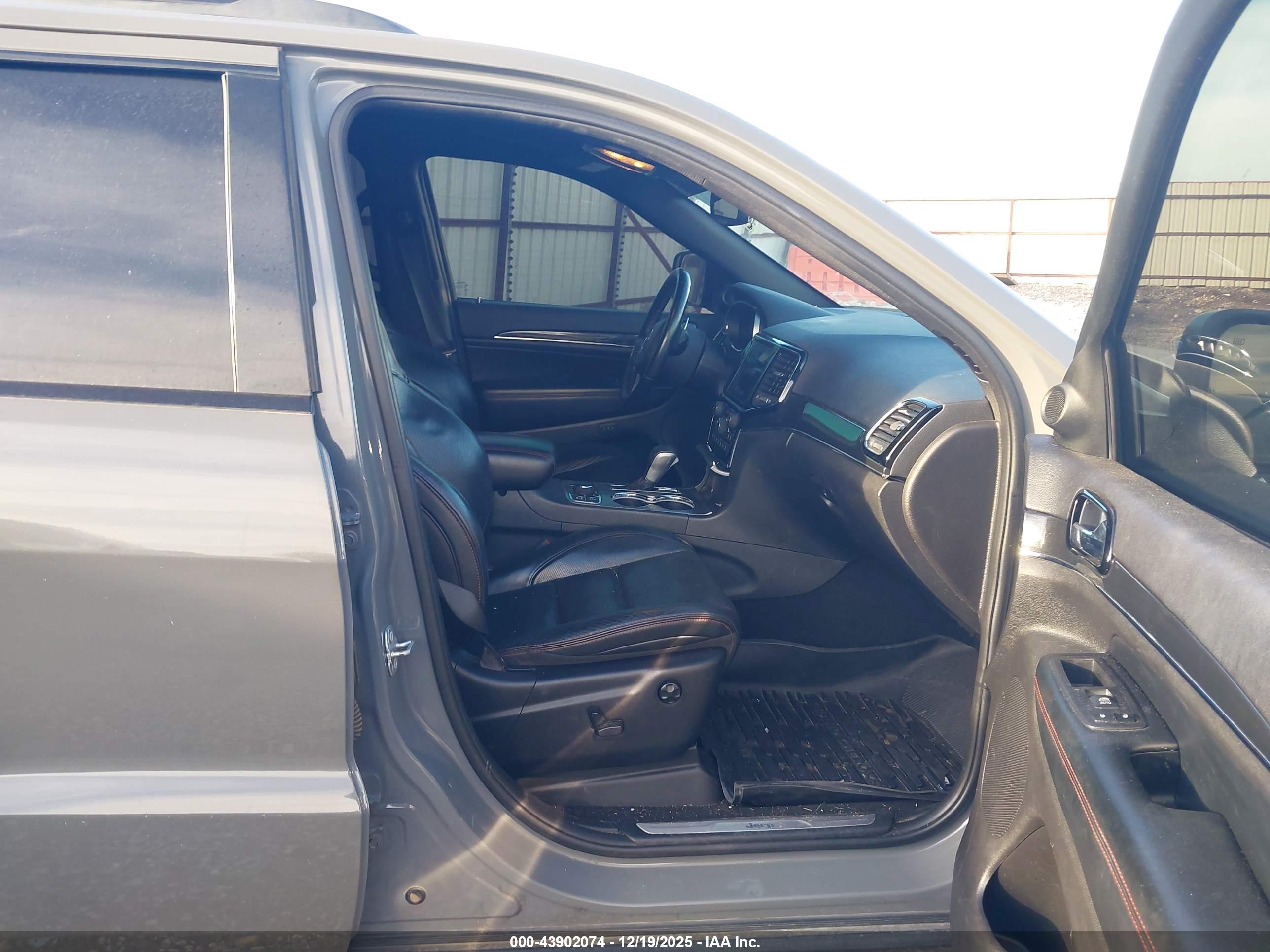 JEEP GRAND image 5