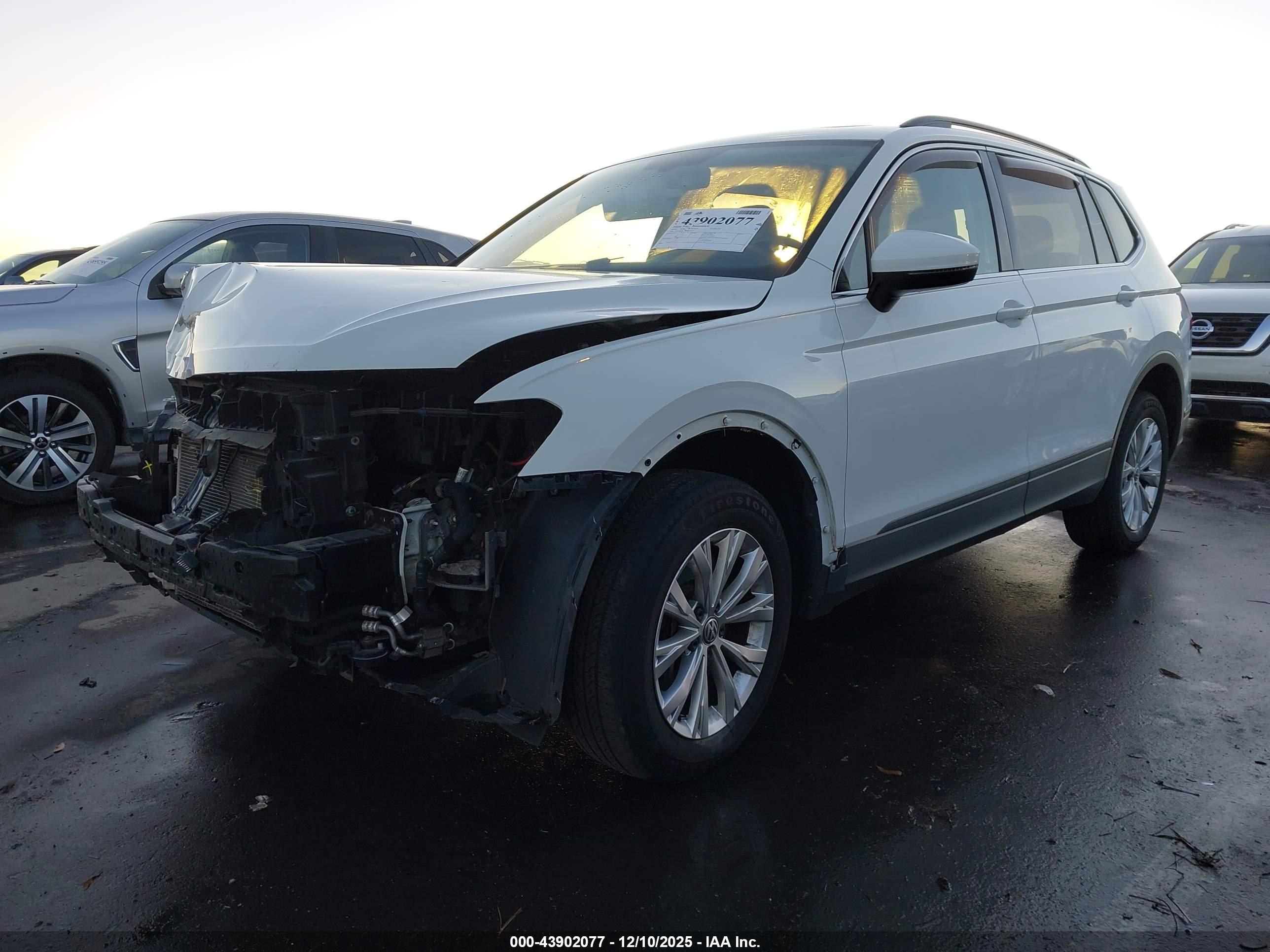 VOLKSWAGEN TIGUAN image 2