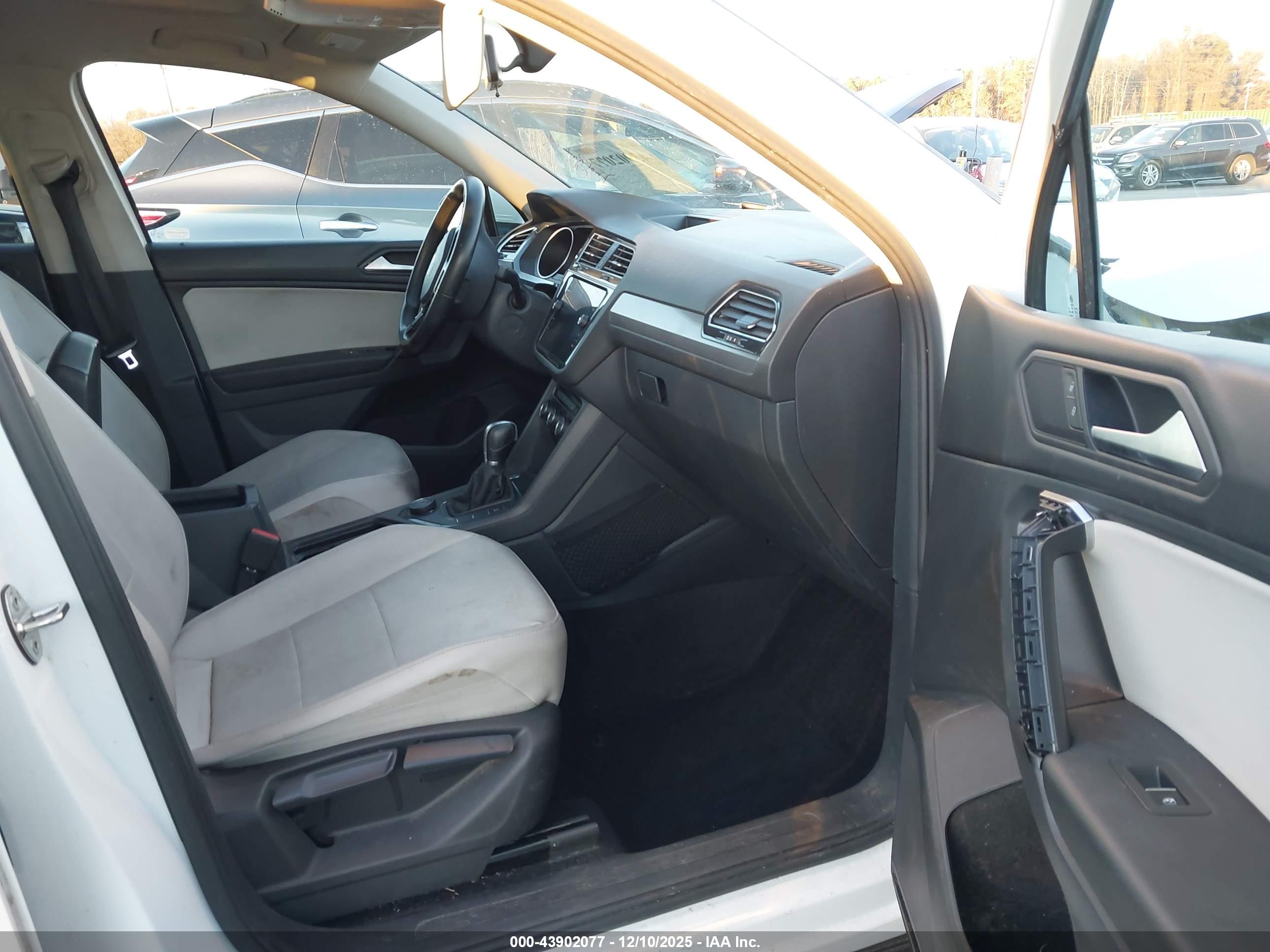 VOLKSWAGEN TIGUAN image 5