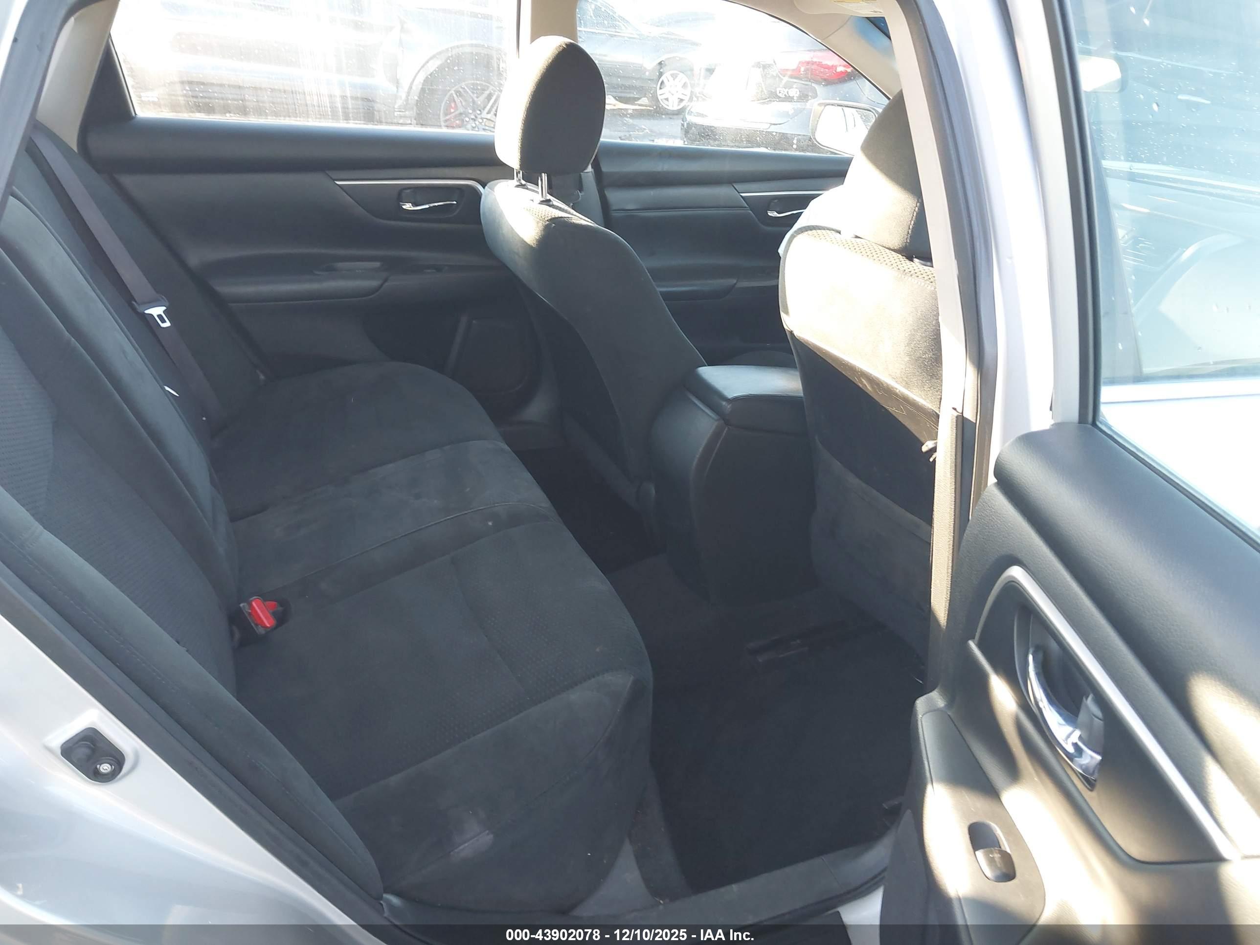 NISSAN ALTIMA image 8