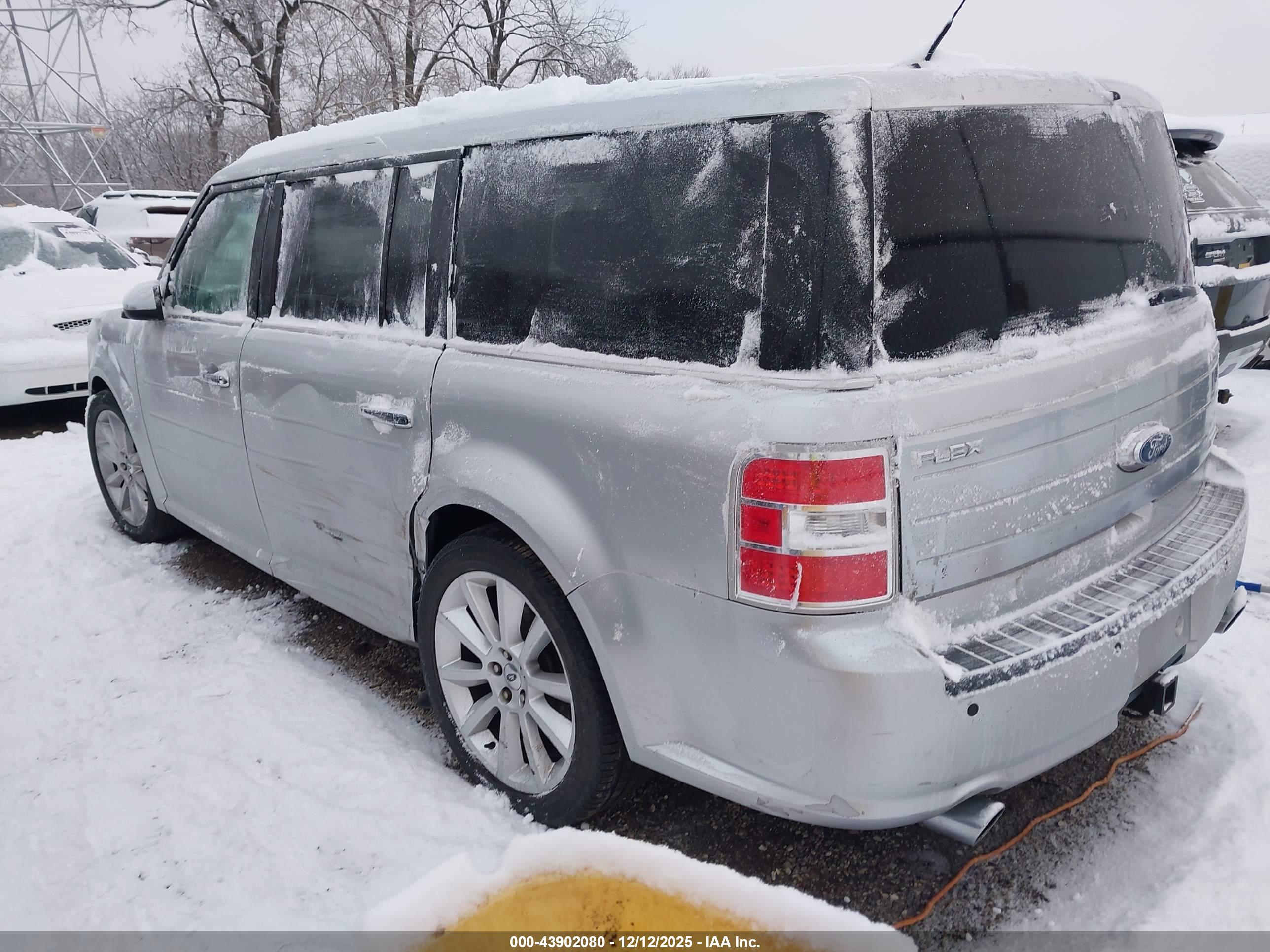 FORD FLEX image 3