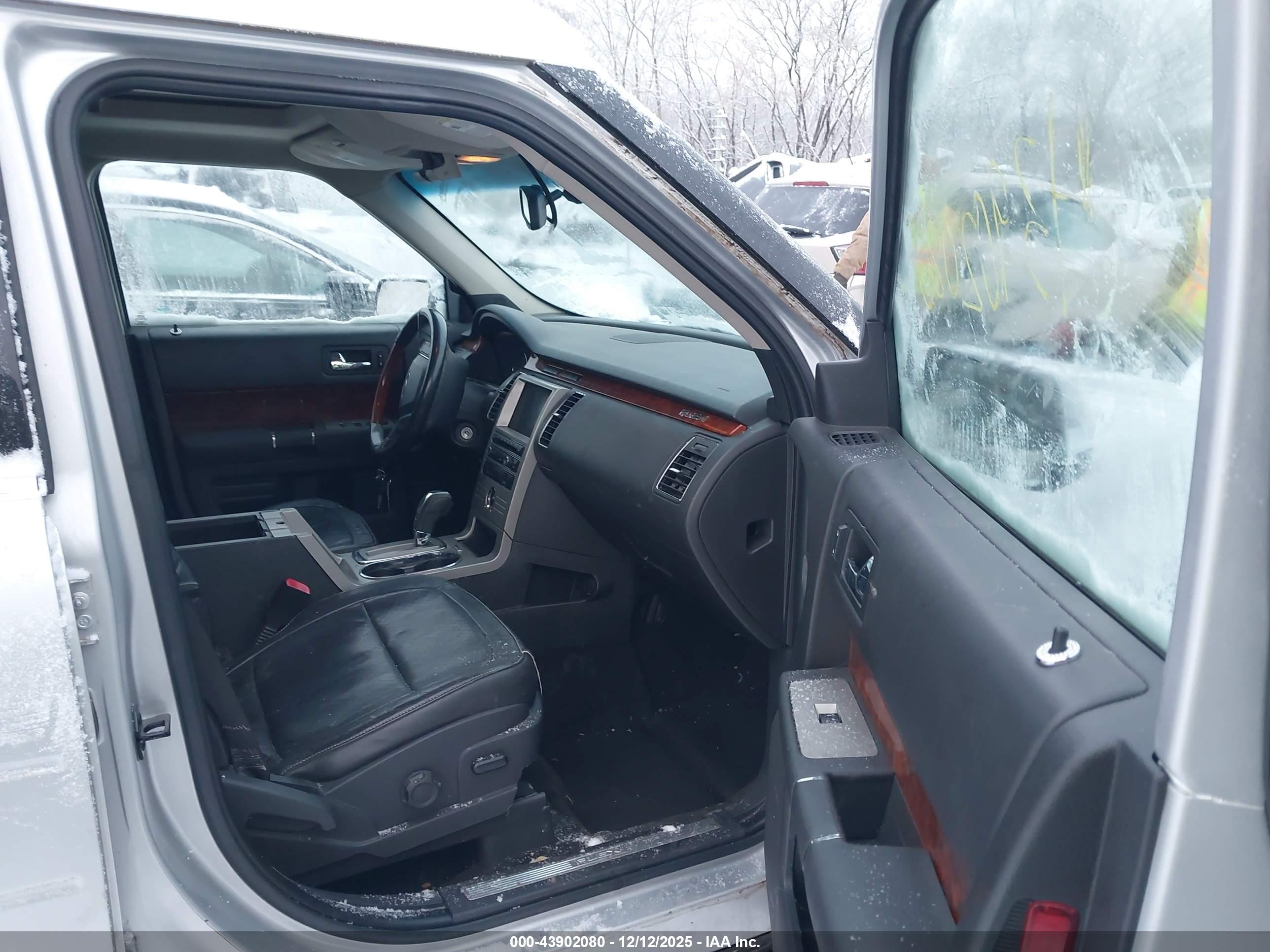 FORD FLEX image 5