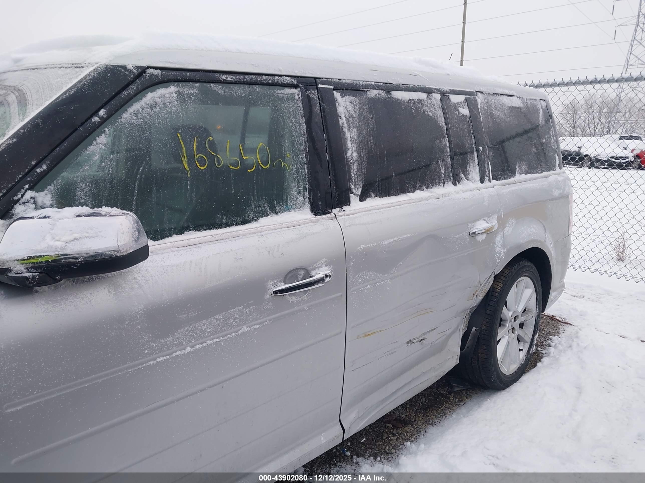 FORD FLEX image 6