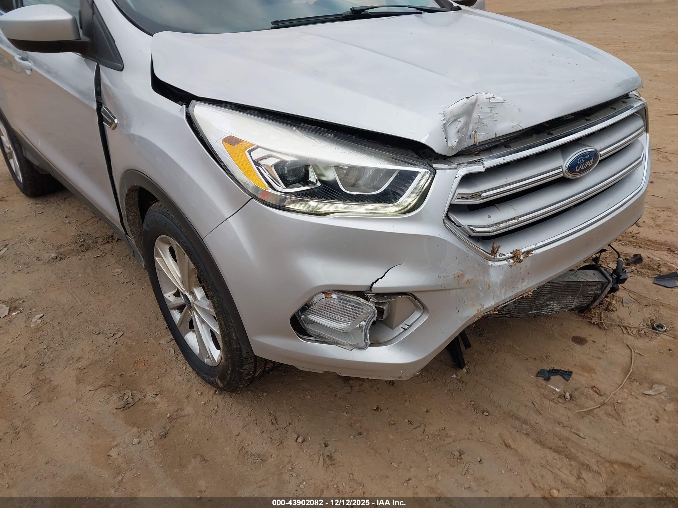 FORD ESCAPE image 6