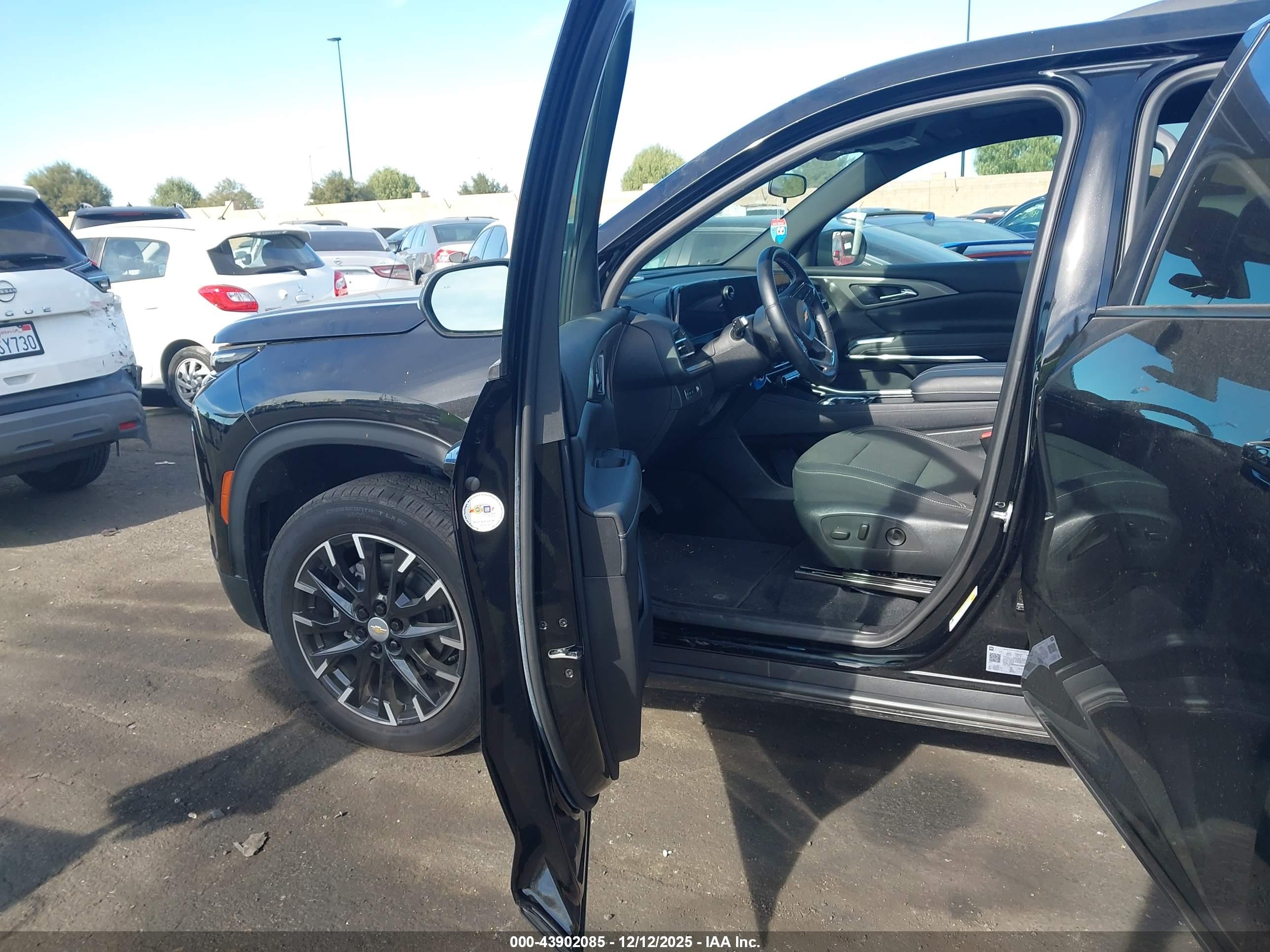 CHEVROLET TRAVERSE image 5