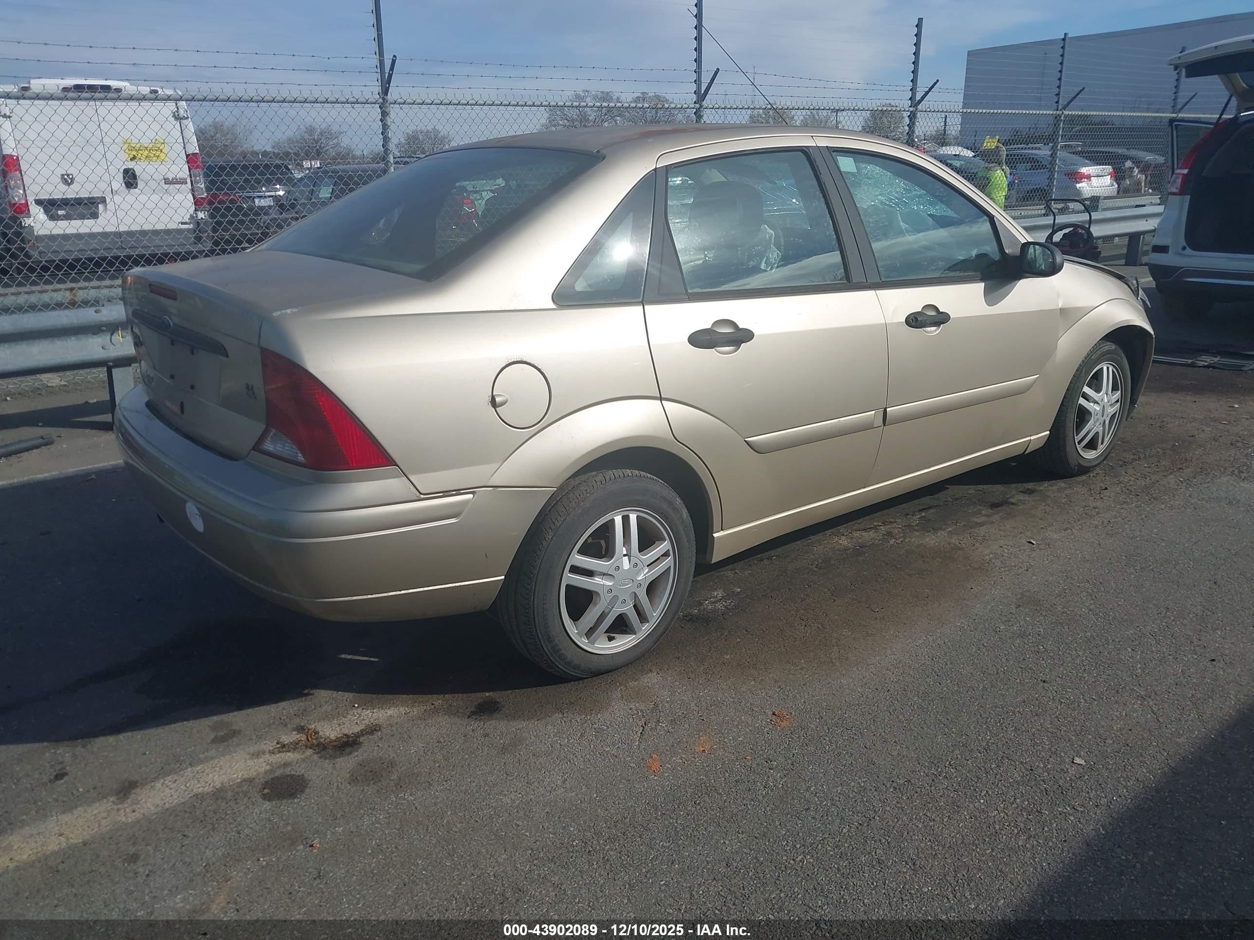 FORD FOCUS image 4