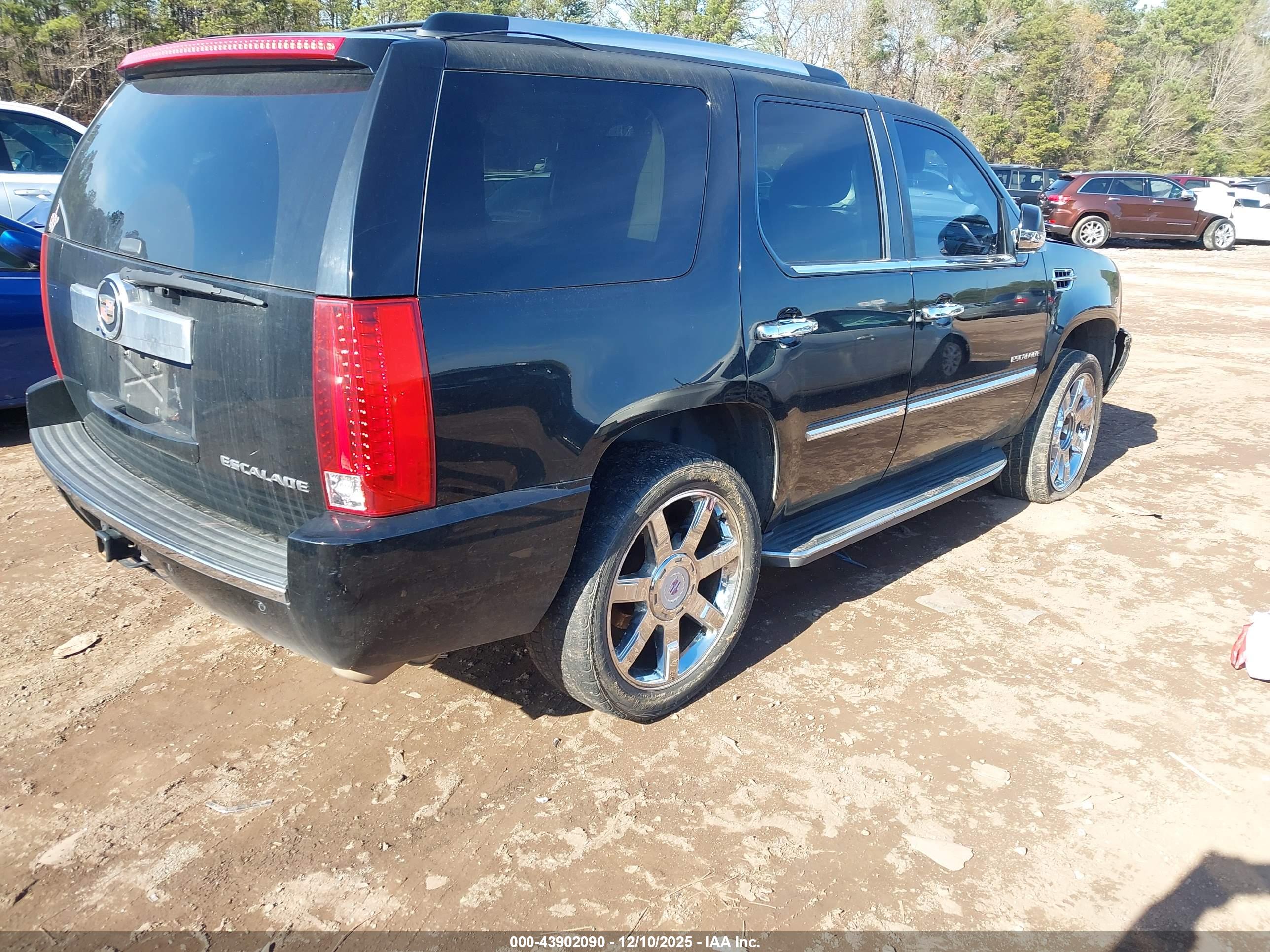 CADILLAC ESCALADE image 4