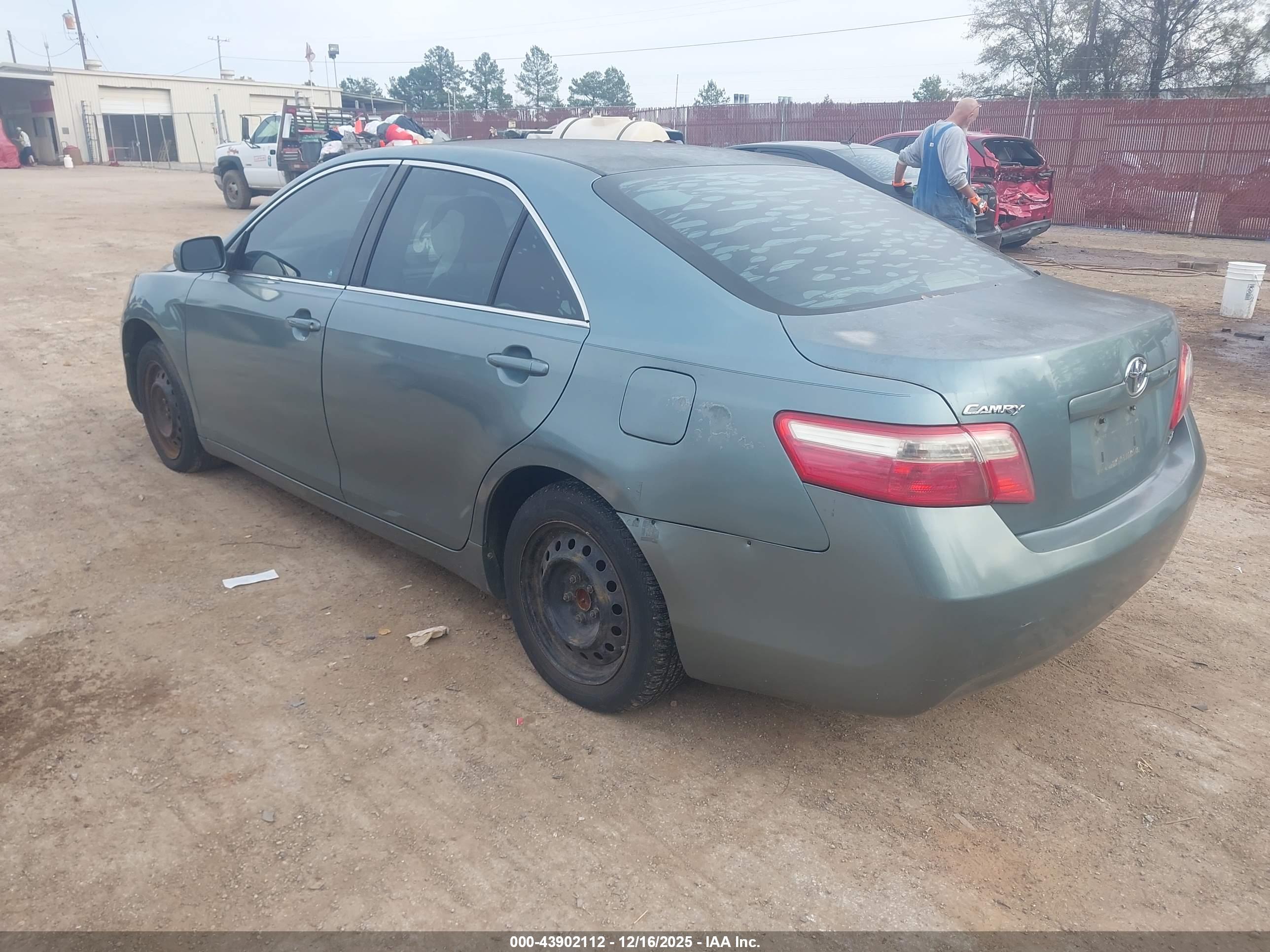 TOYOTA CAMRY image 3