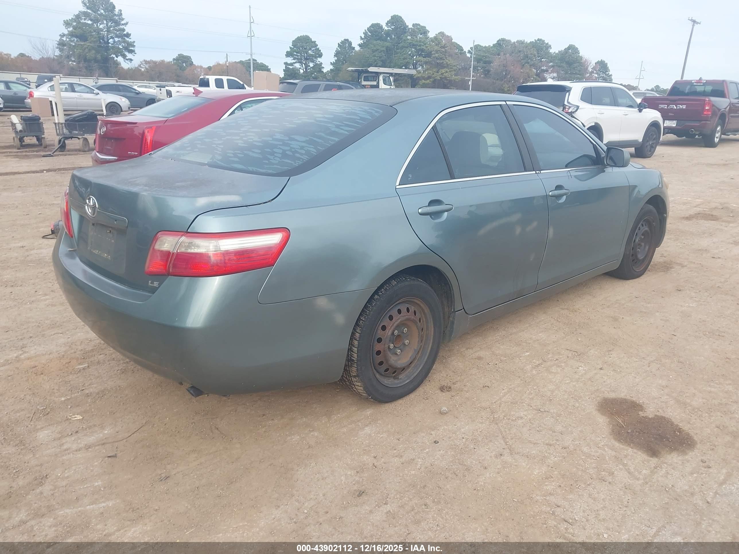 TOYOTA CAMRY image 4