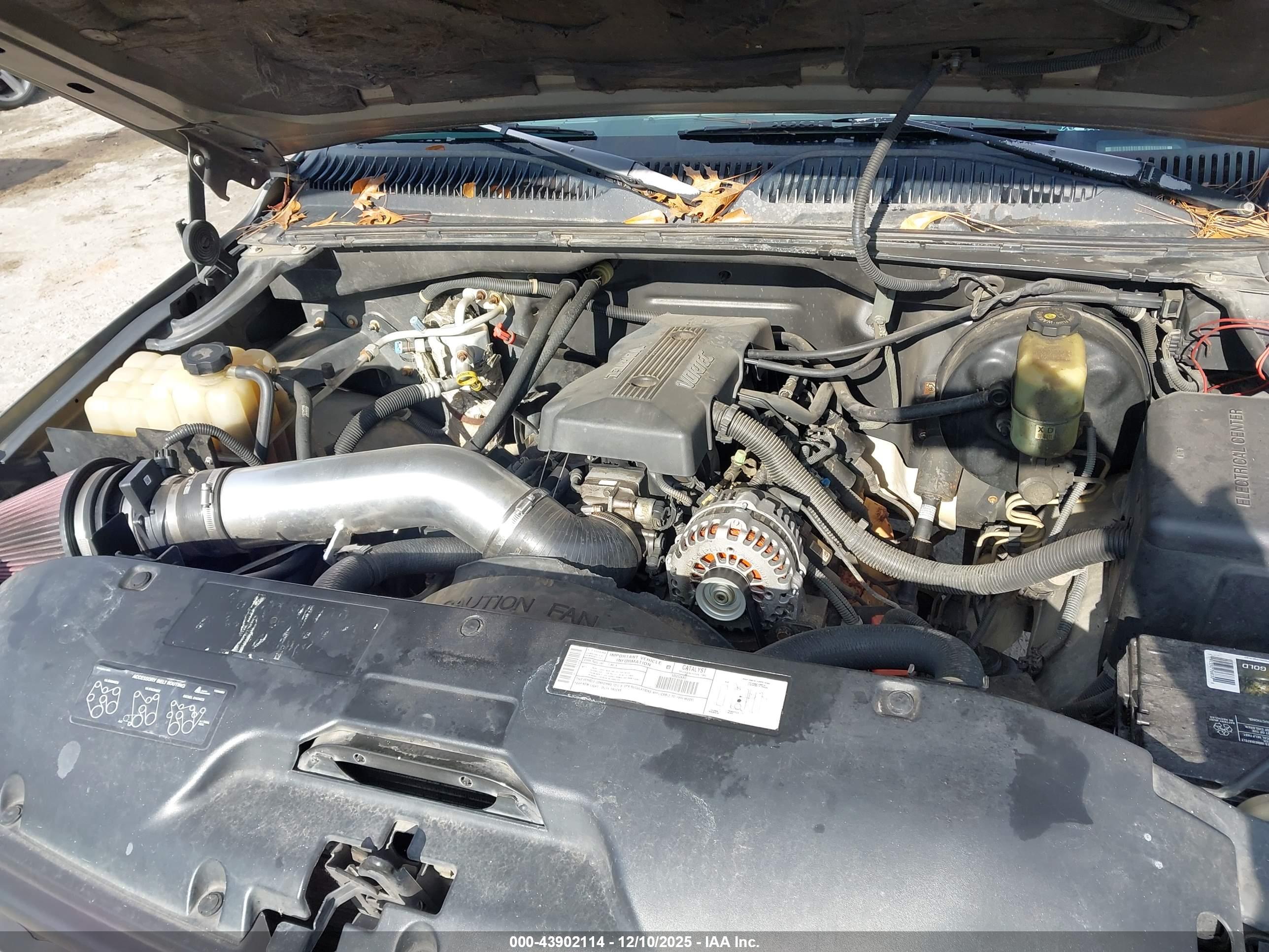 CHEVROLET SILVERADO image 10
