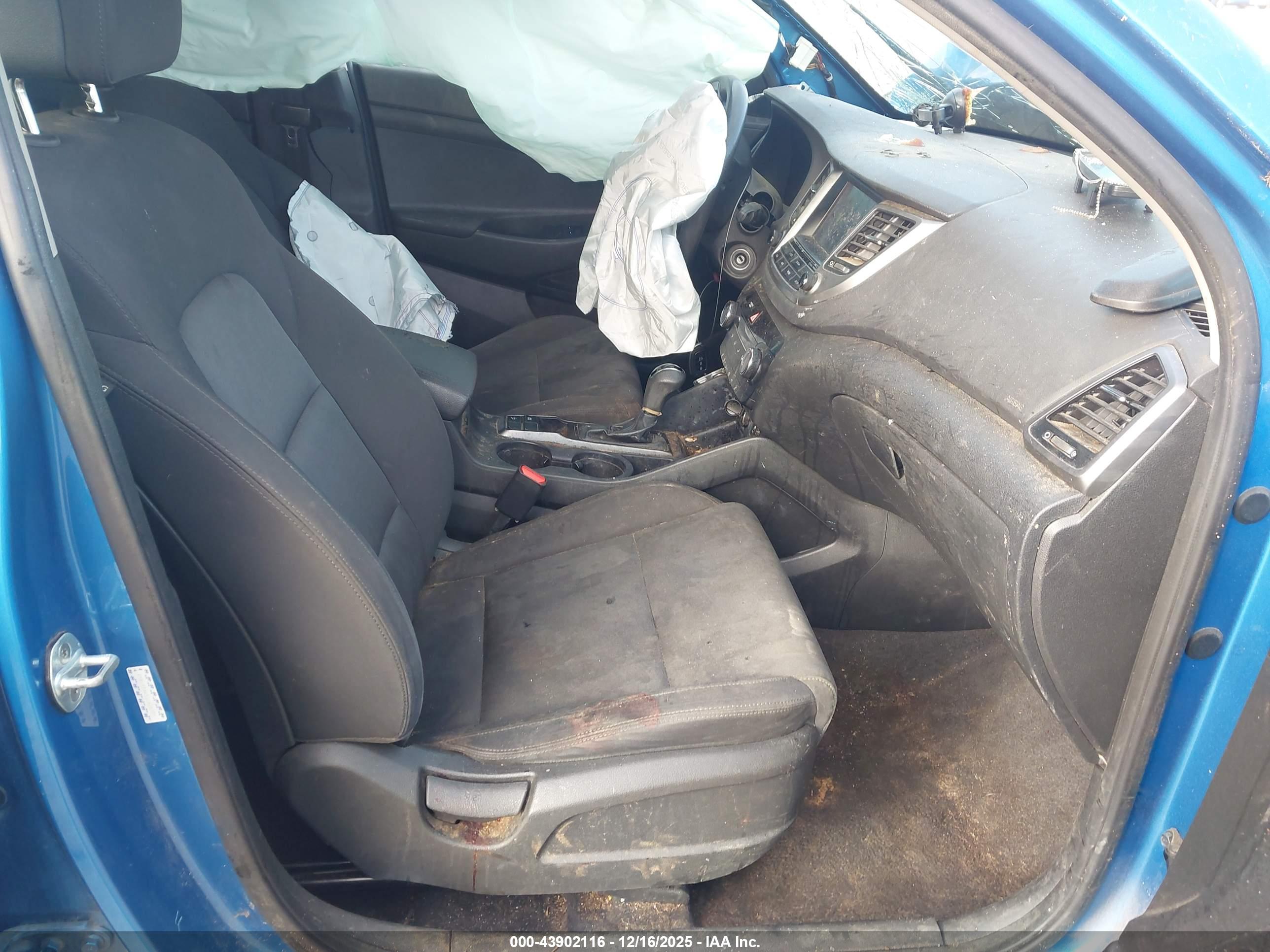 HYUNDAI TUCSON image 5