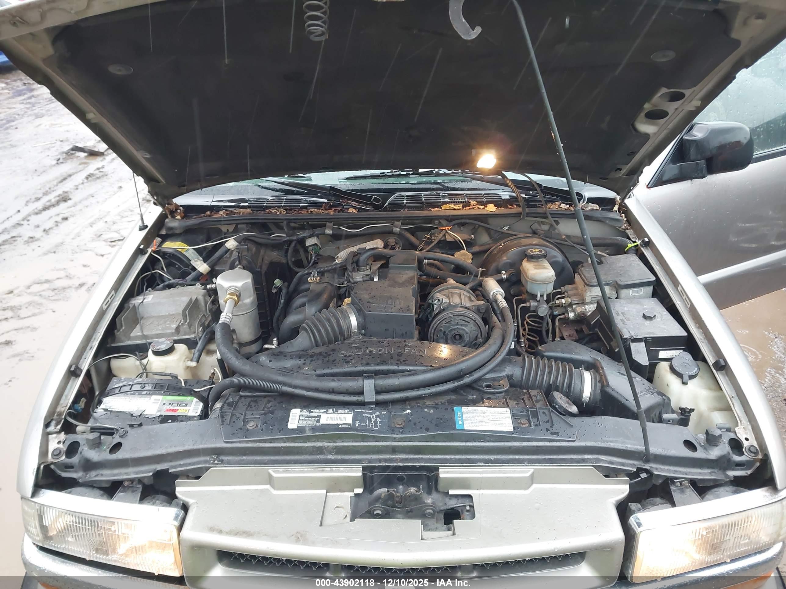 CHEVROLET S-10 image 10