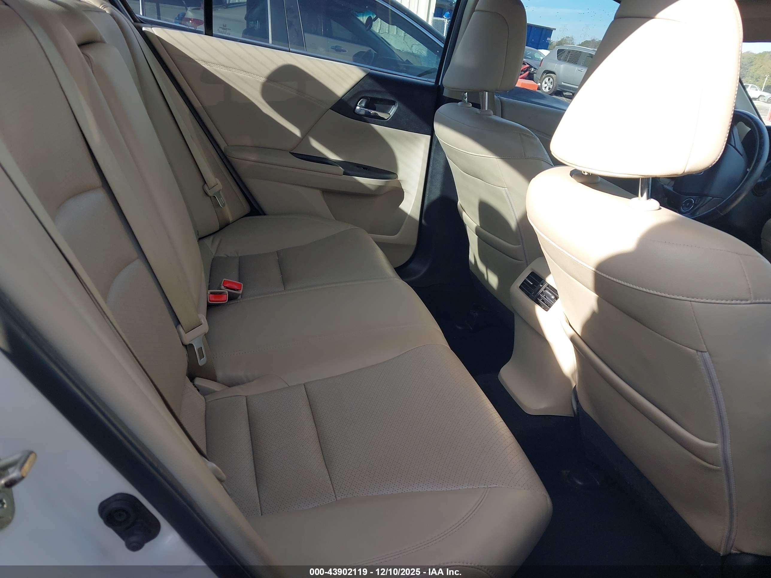 HONDA ACCORD image 8