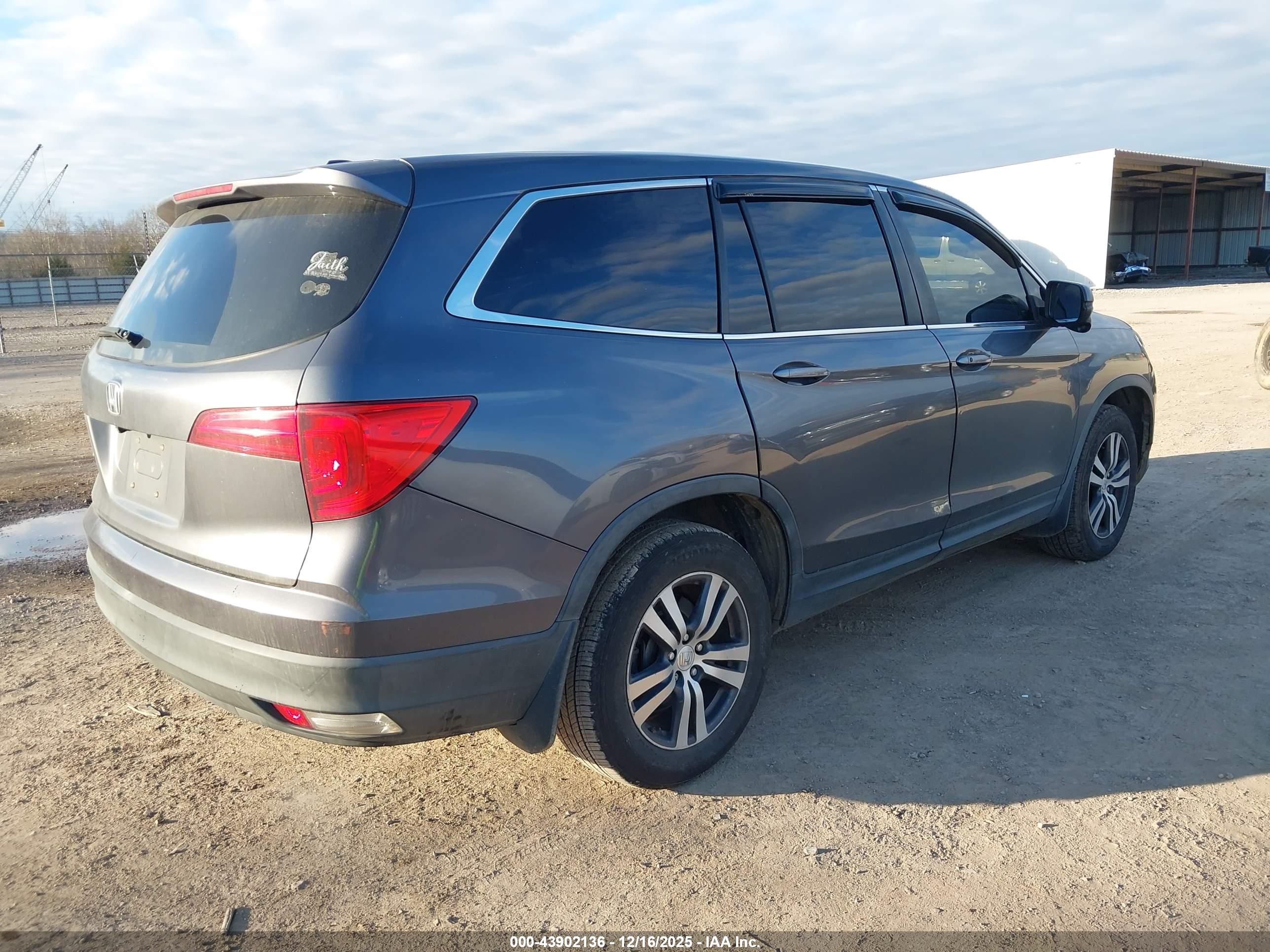 HONDA PILOT image 4
