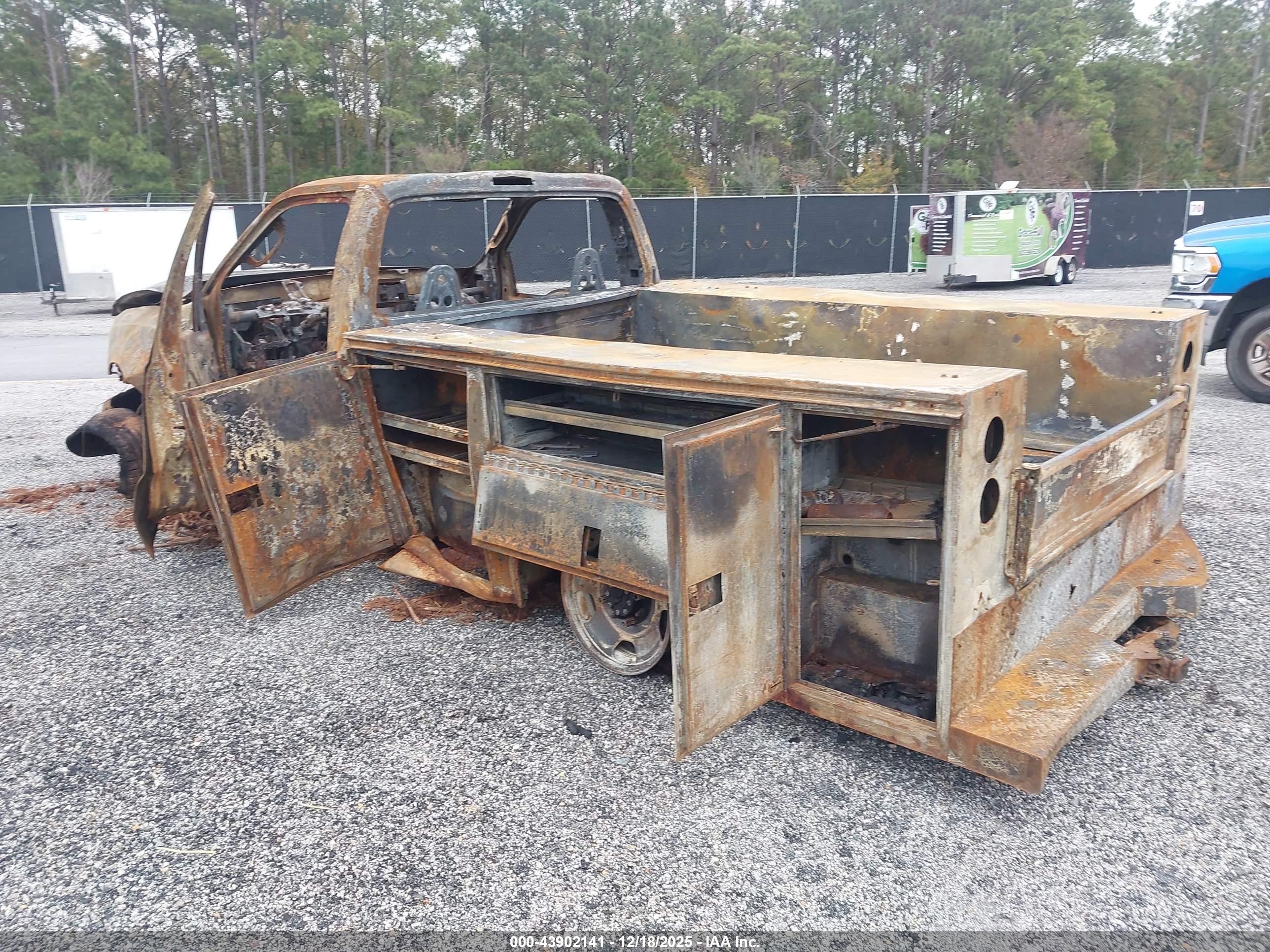 FORD F-350 image 3