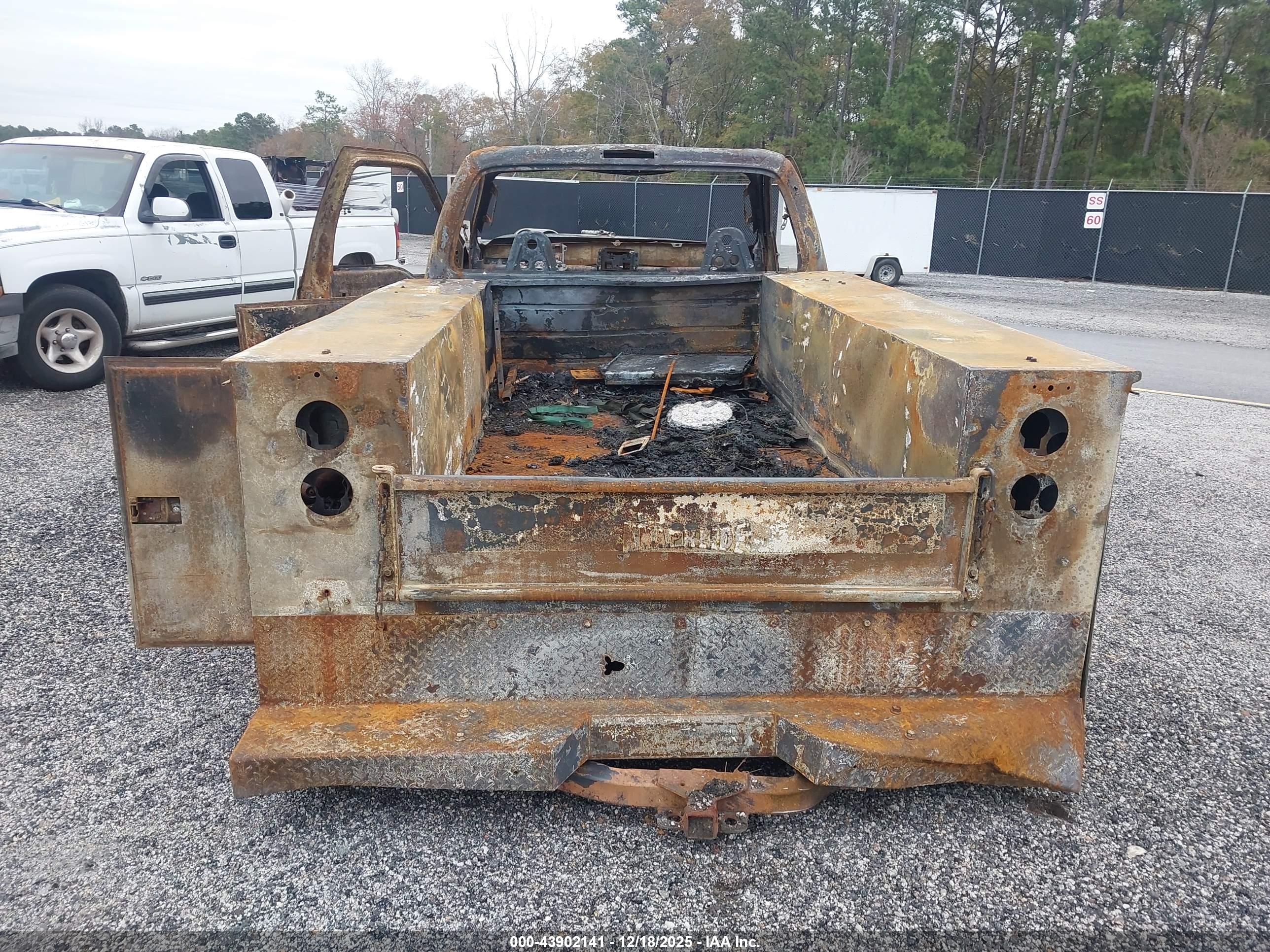 FORD F-350 image 8