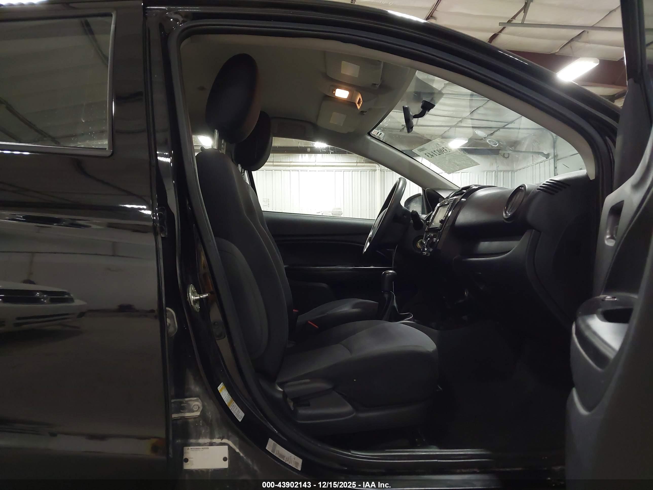 MITSUBISHI MIRAGE image 5