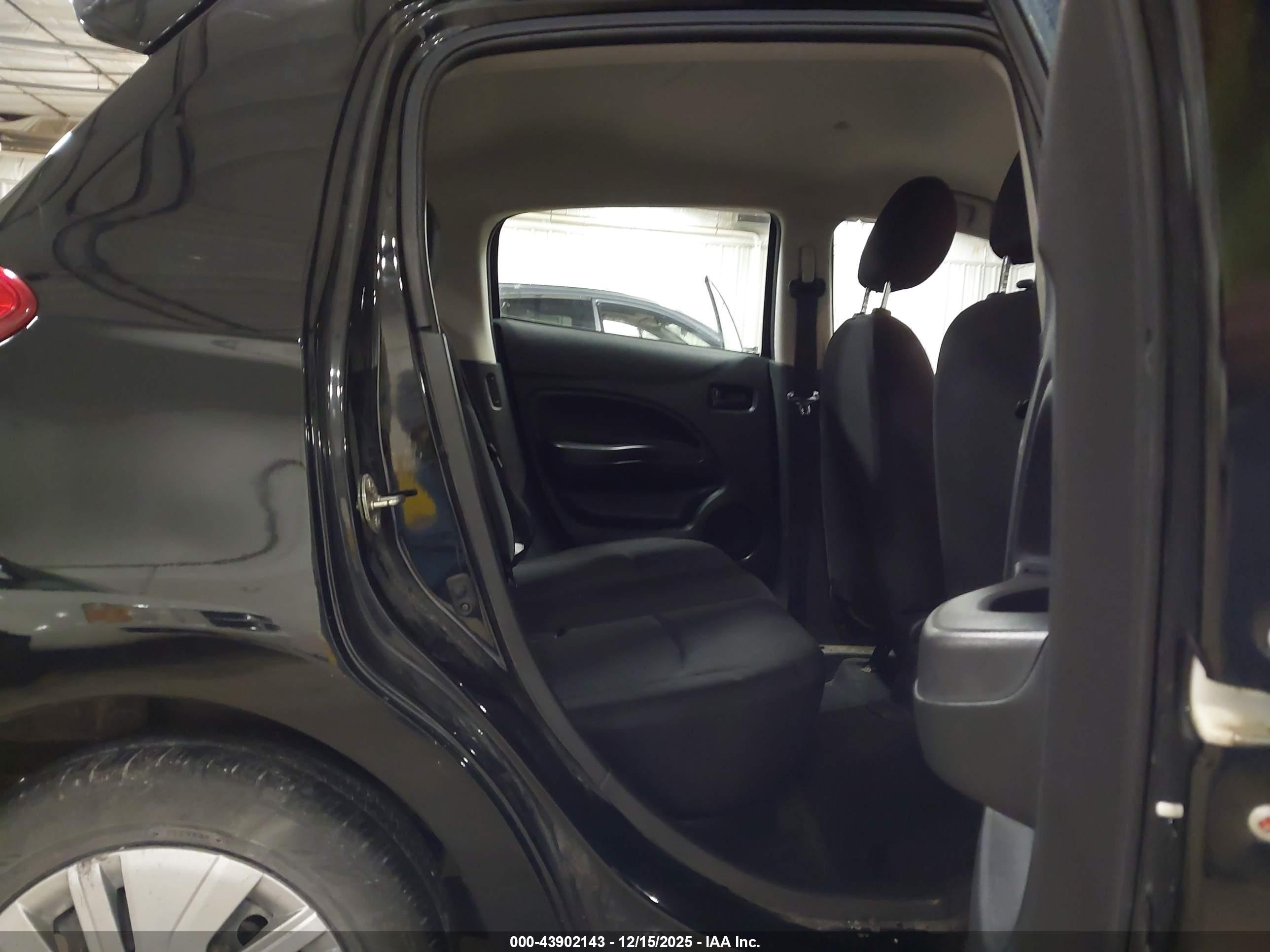 MITSUBISHI MIRAGE image 8