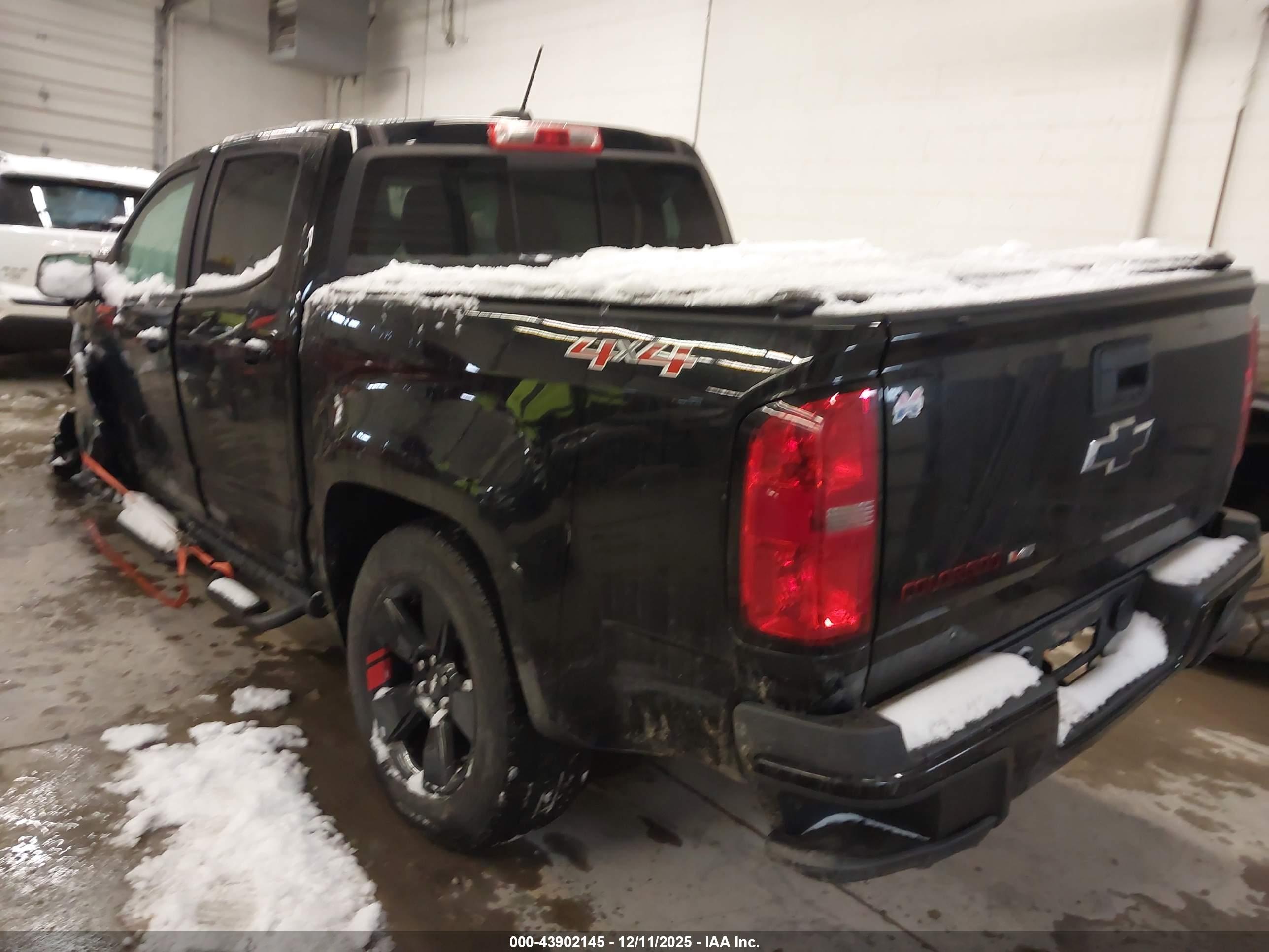 CHEVROLET COLORADO image 3