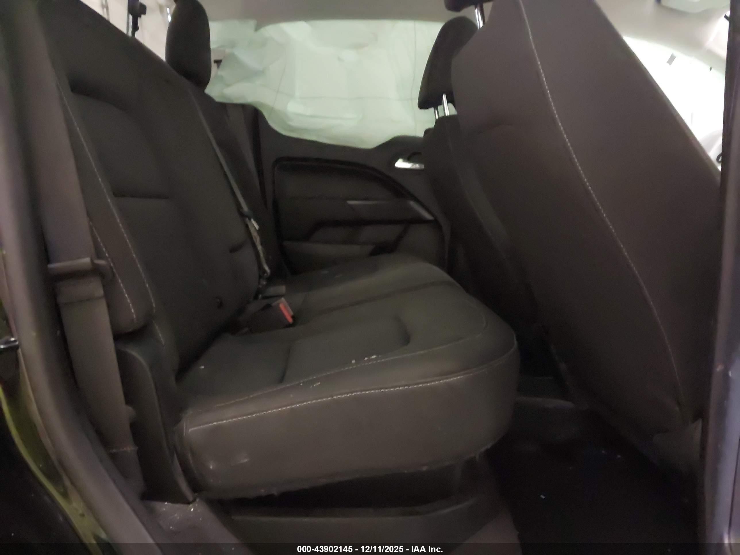 CHEVROLET COLORADO image 8