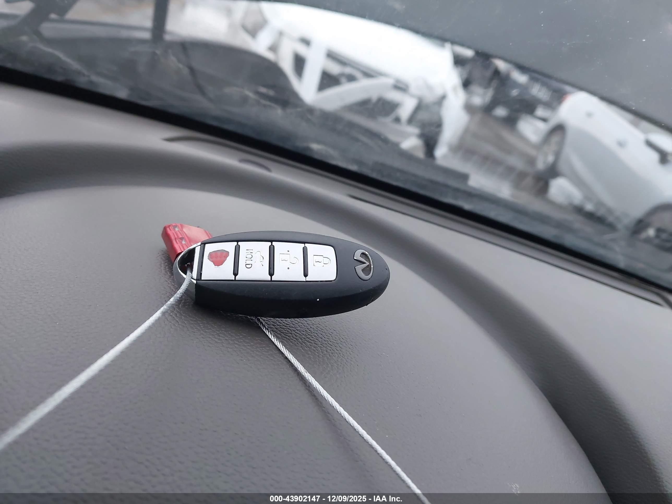 INFINITI G37X image 11