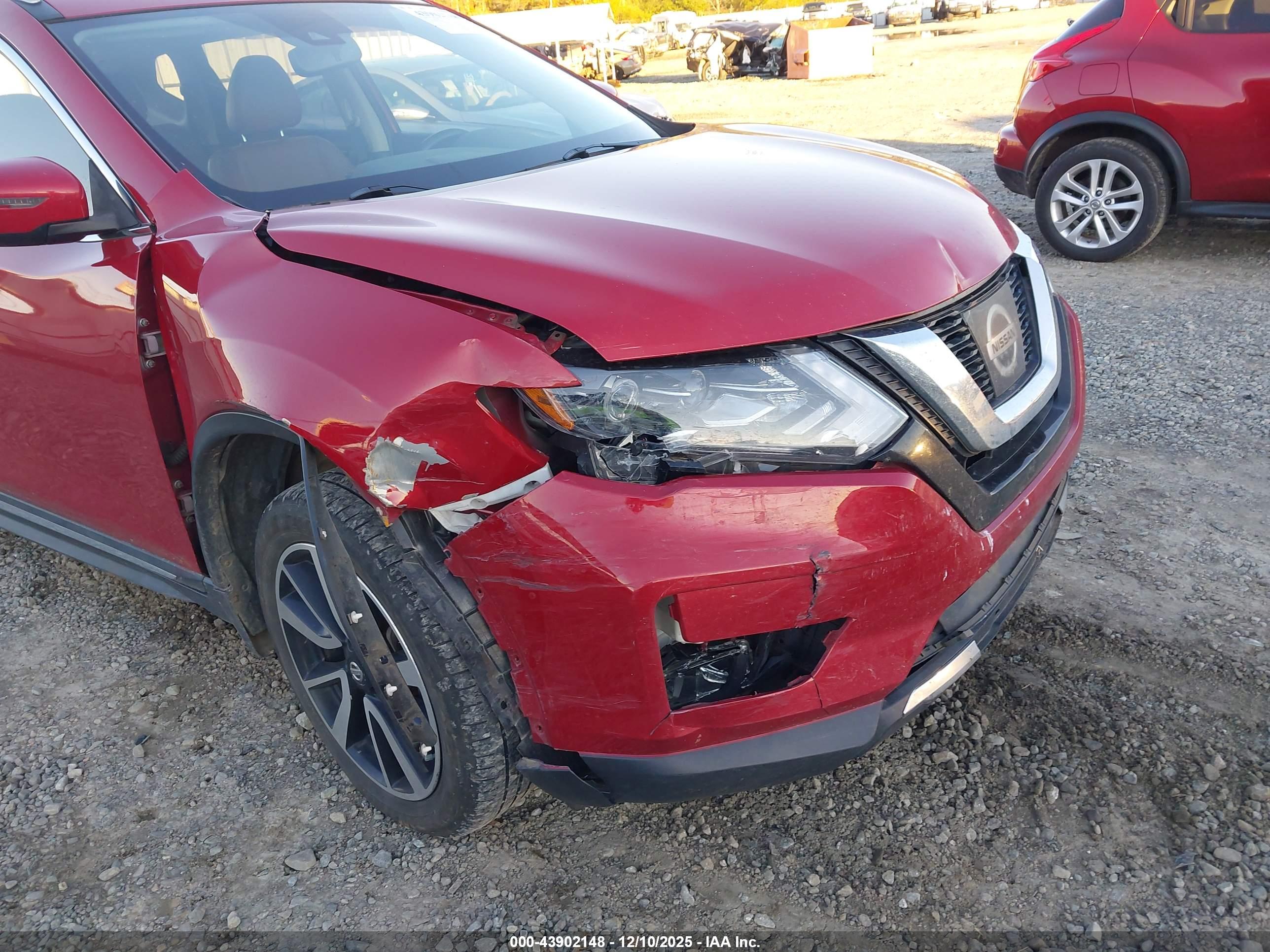 NISSAN ROGUE image 6