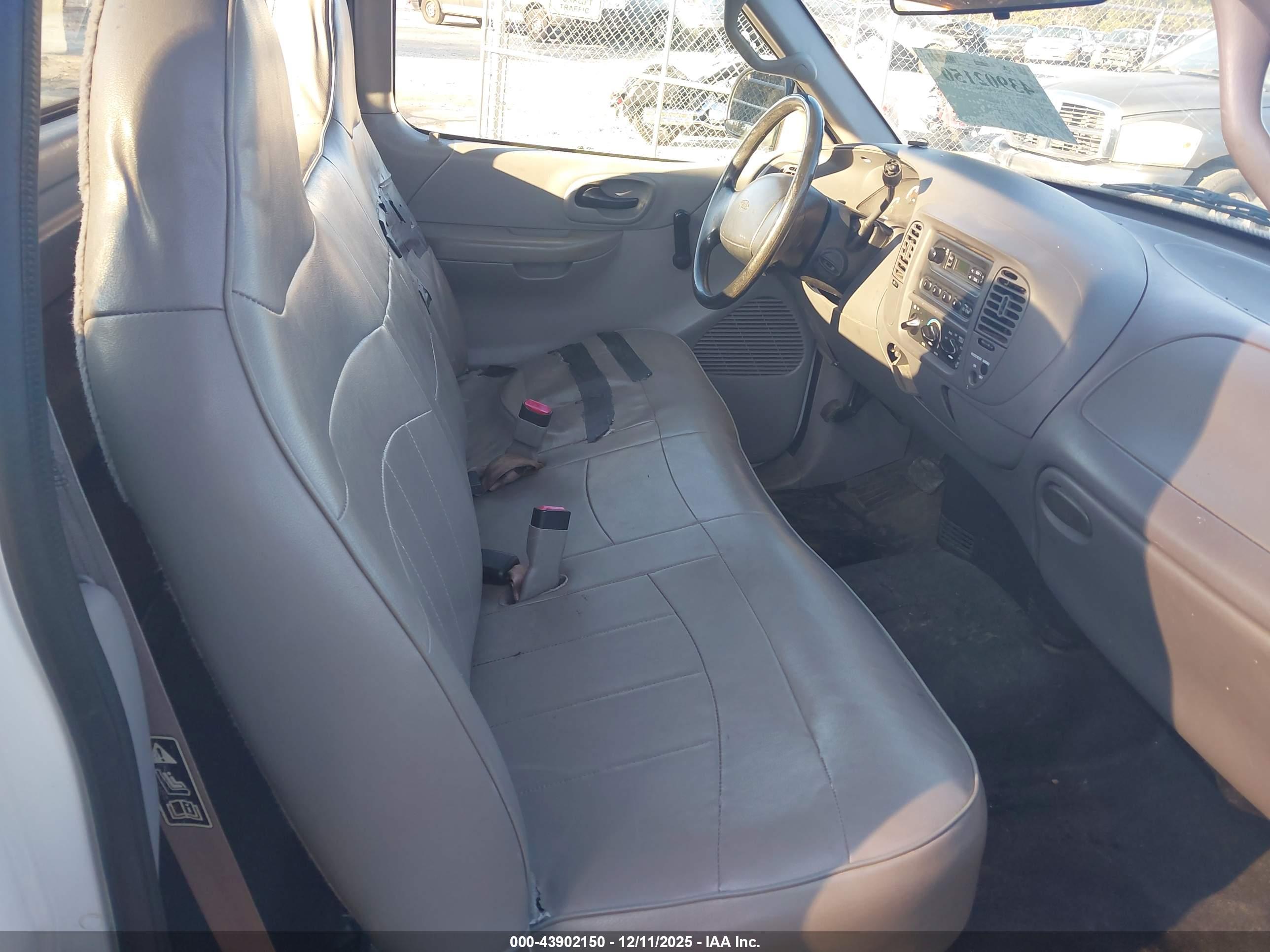 FORD F-150 image 8