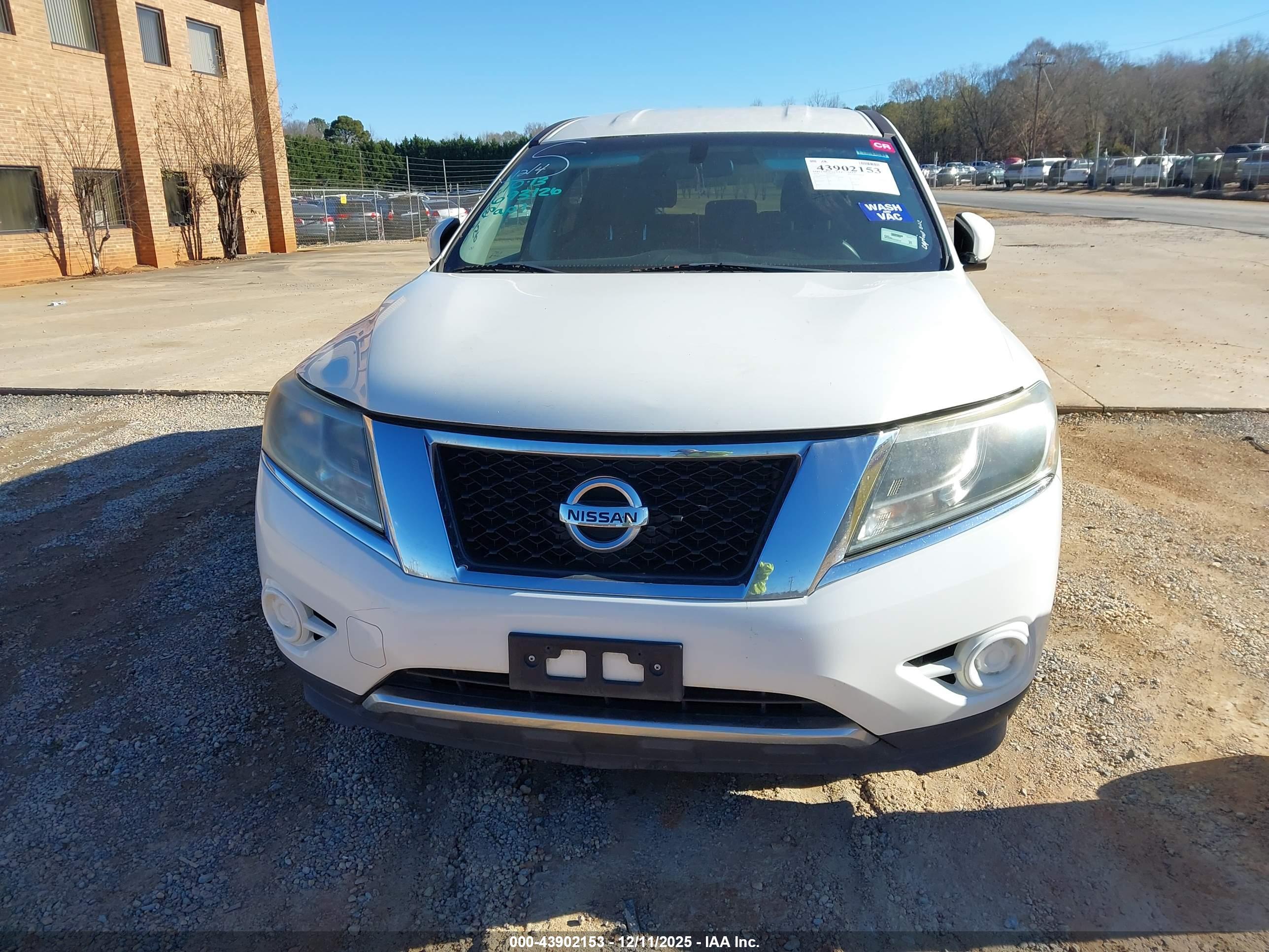 NISSAN PATHFINDER image 6