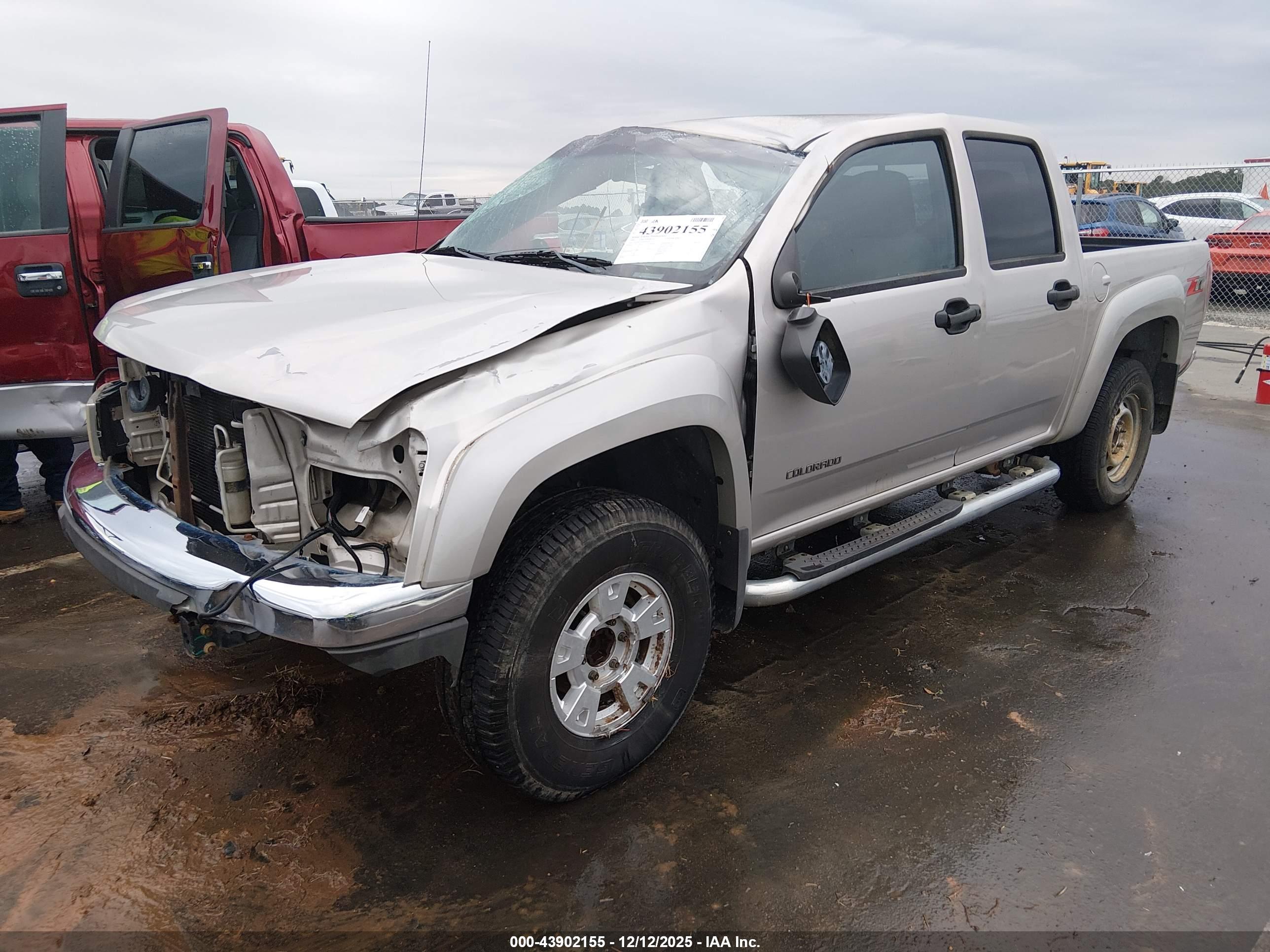 CHEVROLET COLORADO image 2