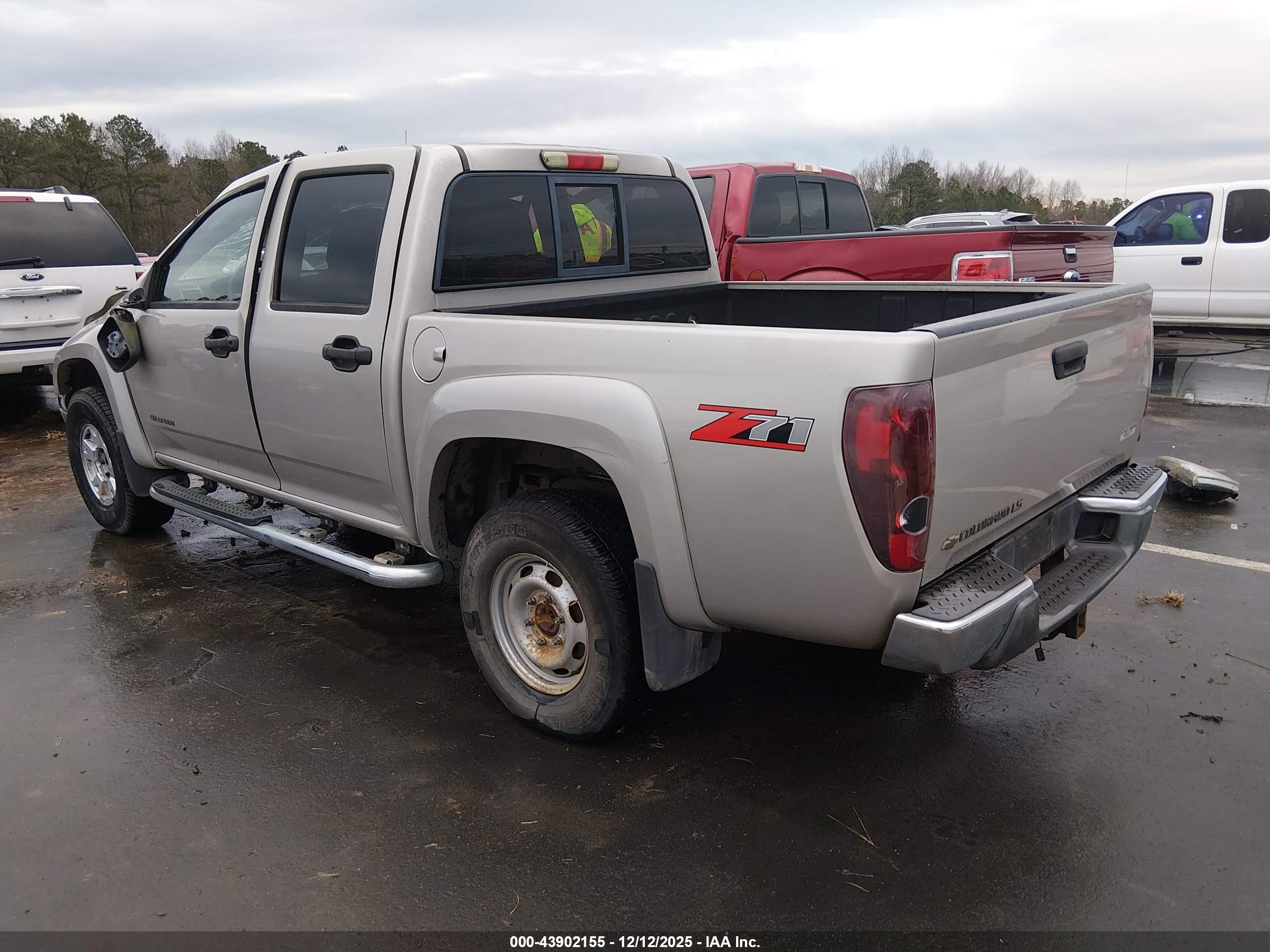 CHEVROLET COLORADO image 3
