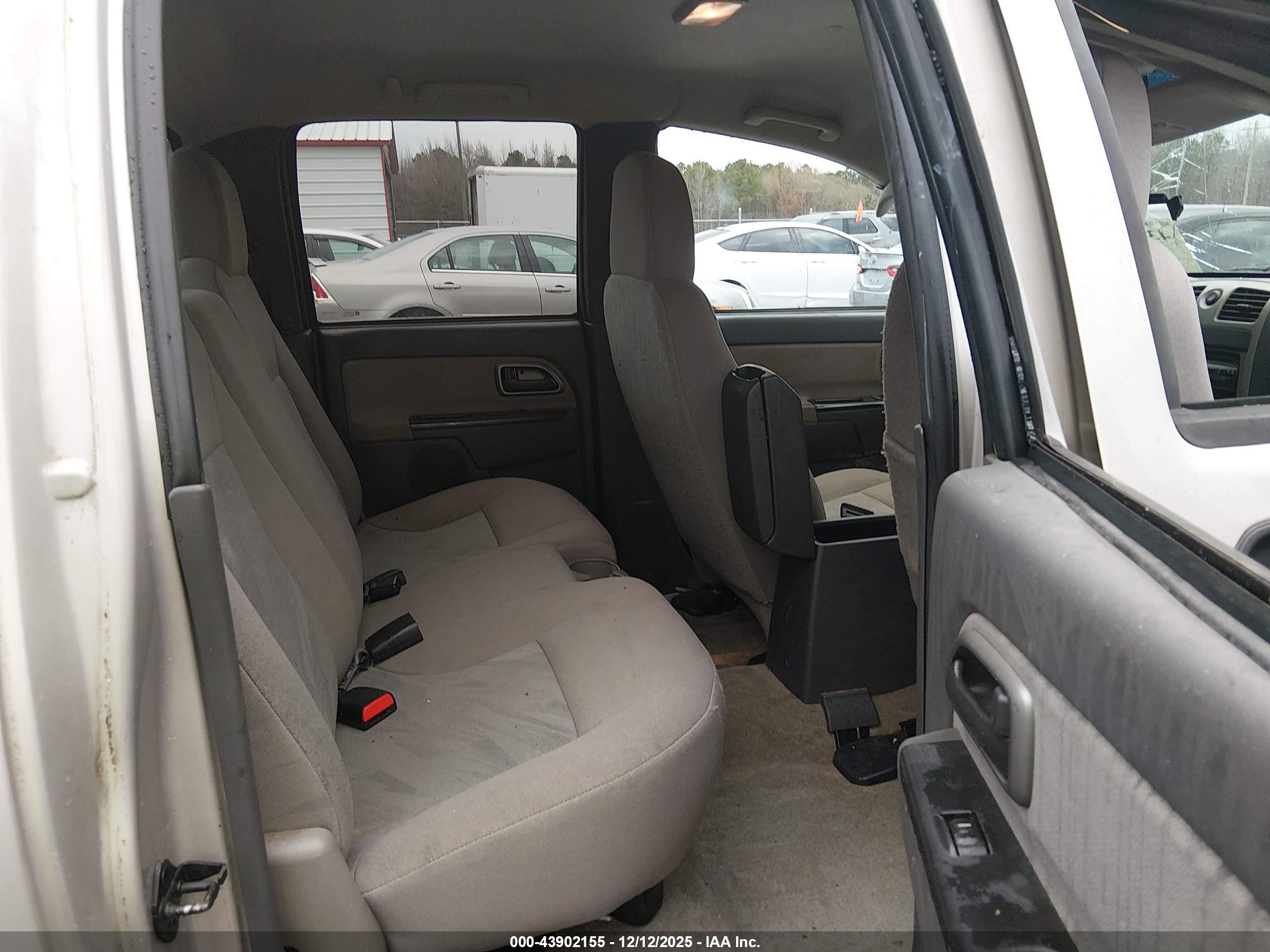 CHEVROLET COLORADO image 8