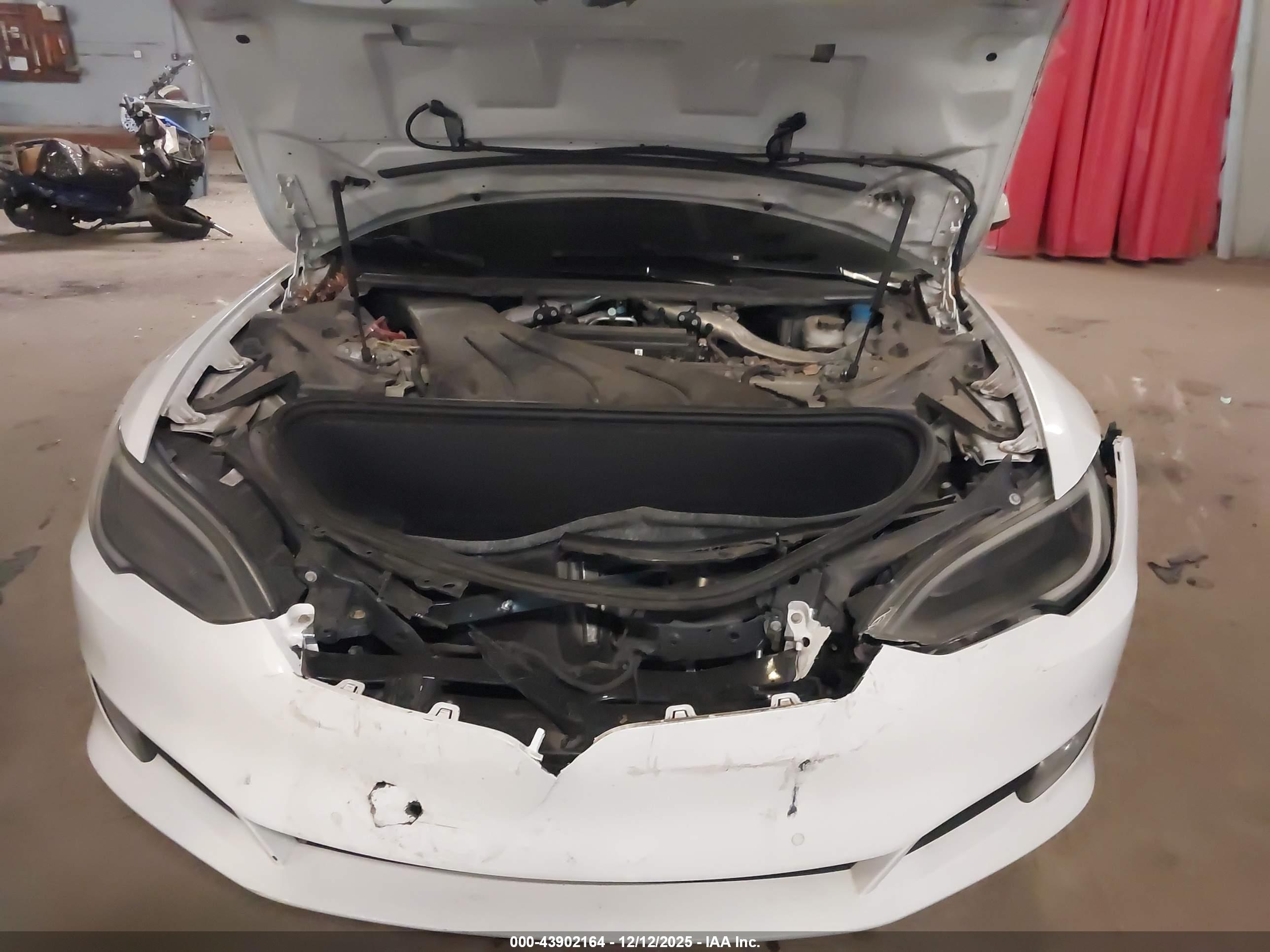 TESLA MODEL image 10