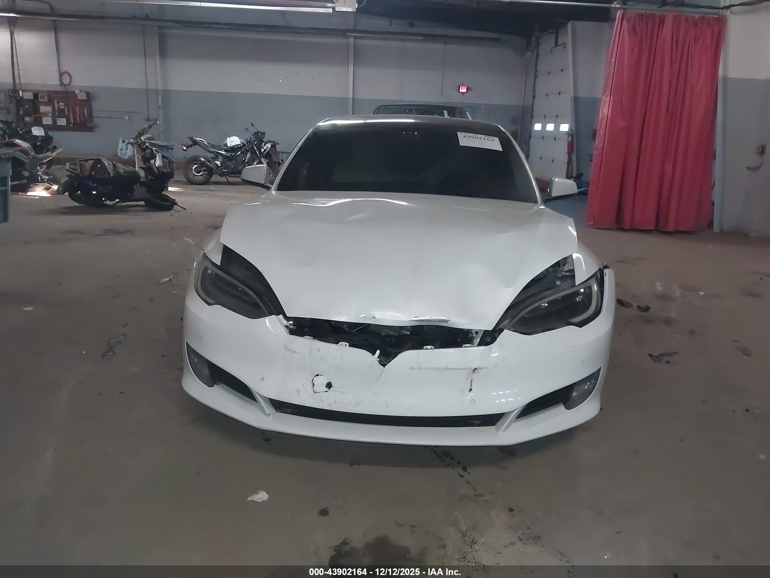 TESLA MODEL image 6