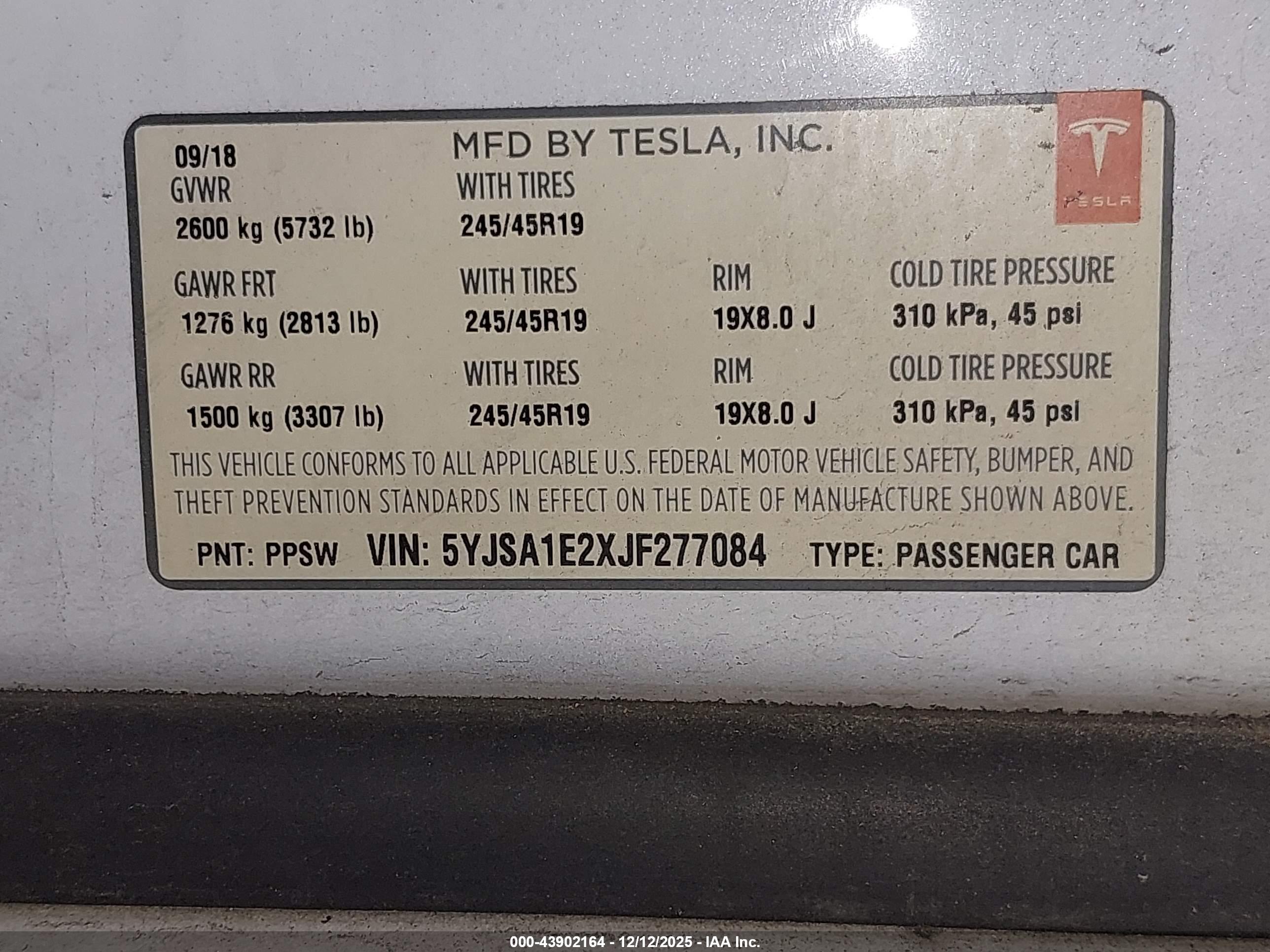 TESLA MODEL image 9