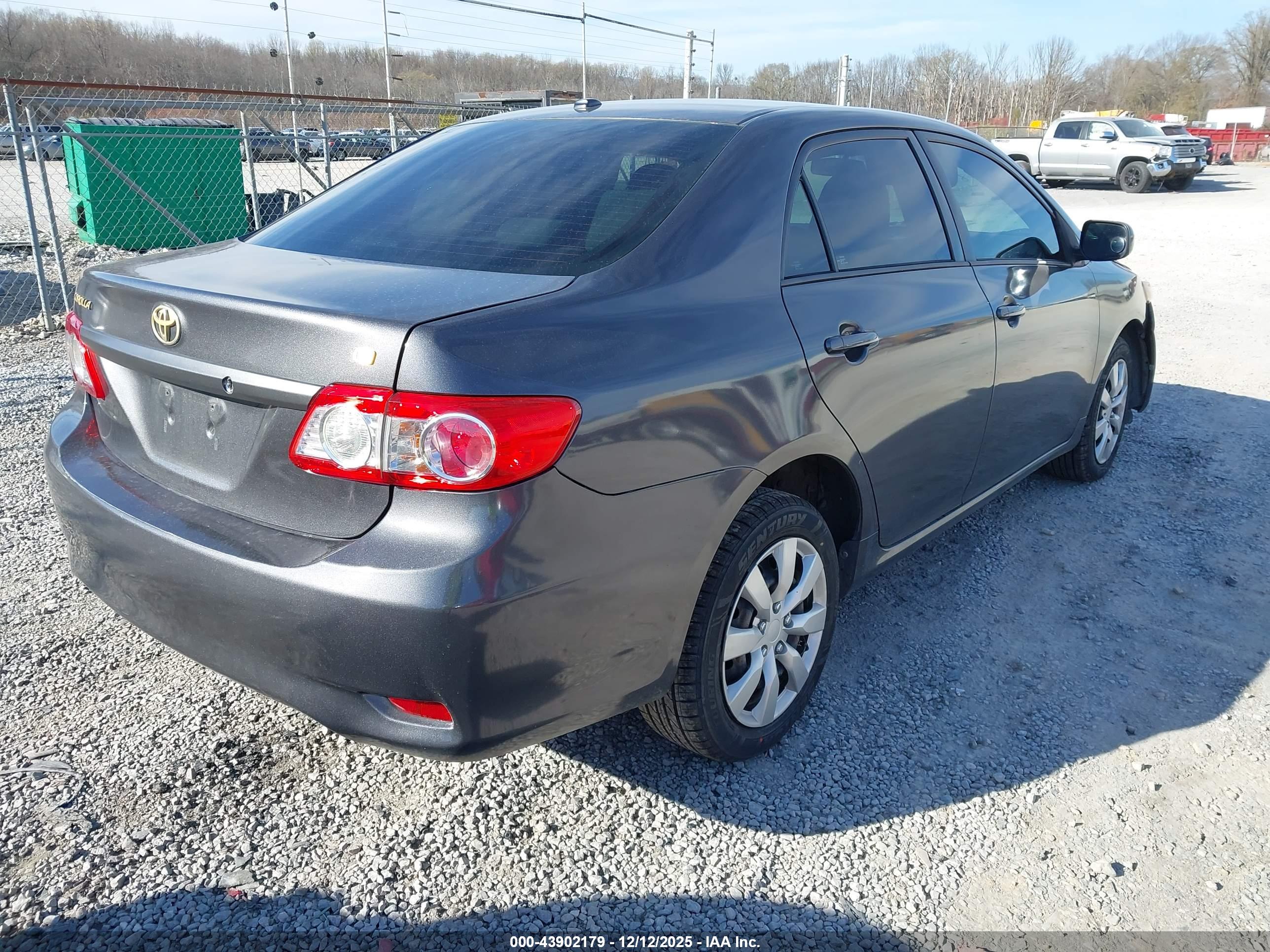 TOYOTA COROLLA image 4