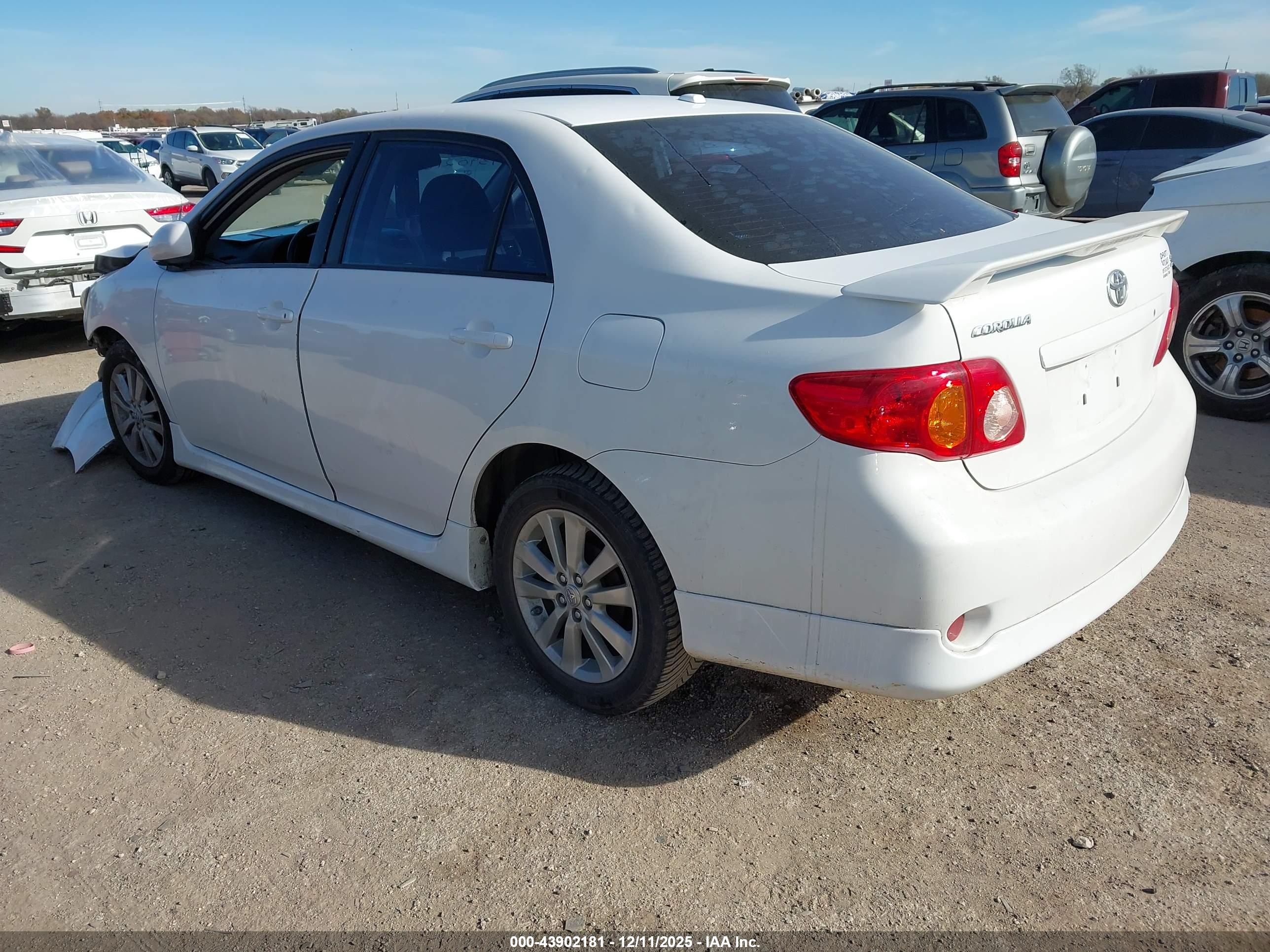 TOYOTA COROLLA image 3