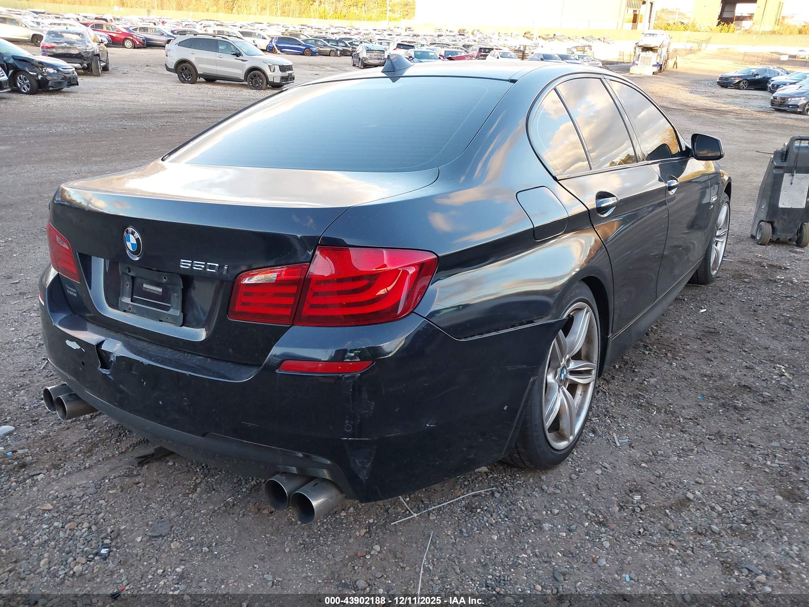 BMW 550I image 4